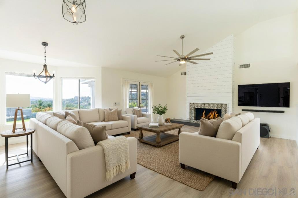 Detail Gallery Image 7 of 42 For 3649  Laketree, Fallbrook,  CA 92028 - 3 Beds | 3 Baths