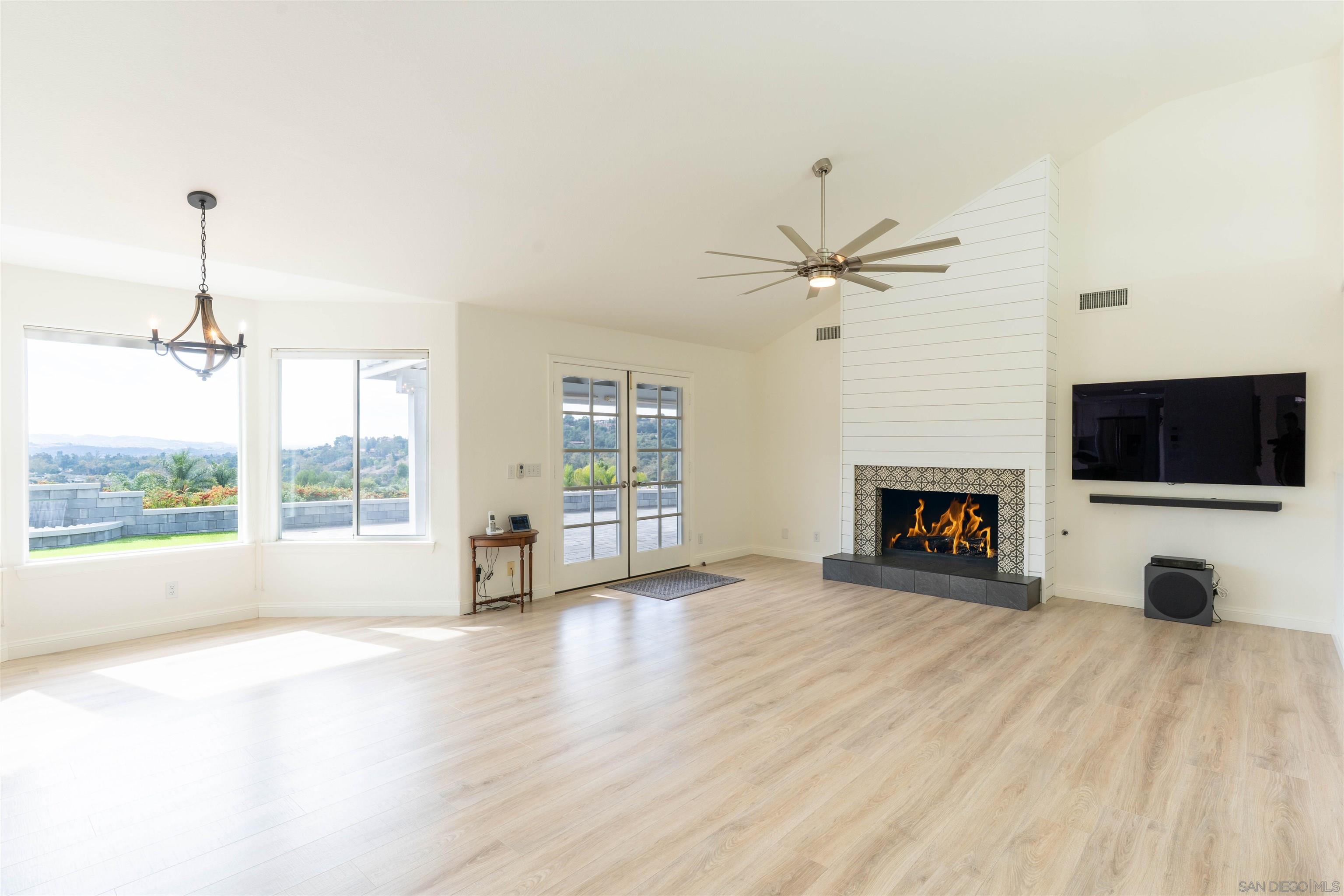 Detail Gallery Image 8 of 42 For 3649  Laketree, Fallbrook,  CA 92028 - 3 Beds | 3 Baths