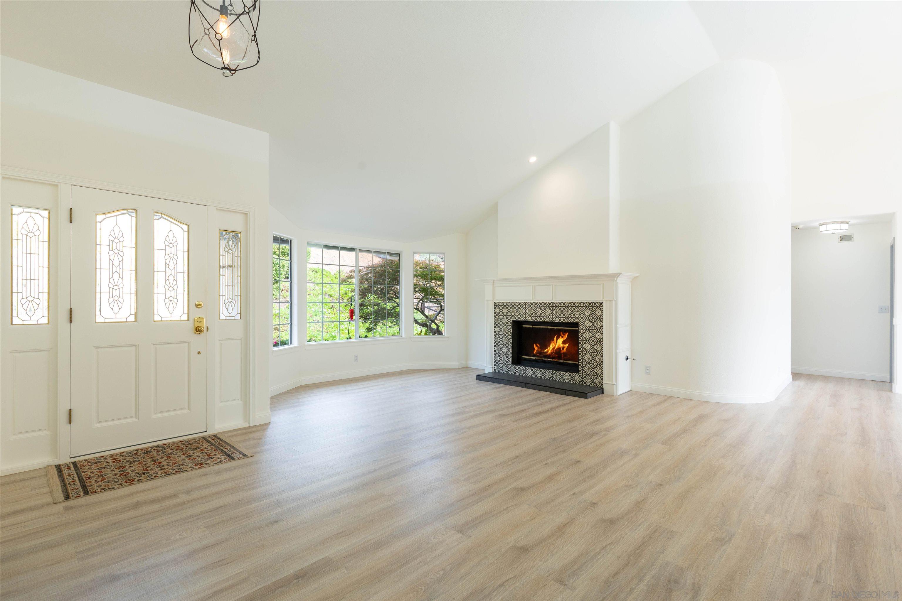 Detail Gallery Image 10 of 42 For 3649  Laketree, Fallbrook,  CA 92028 - 3 Beds | 3 Baths