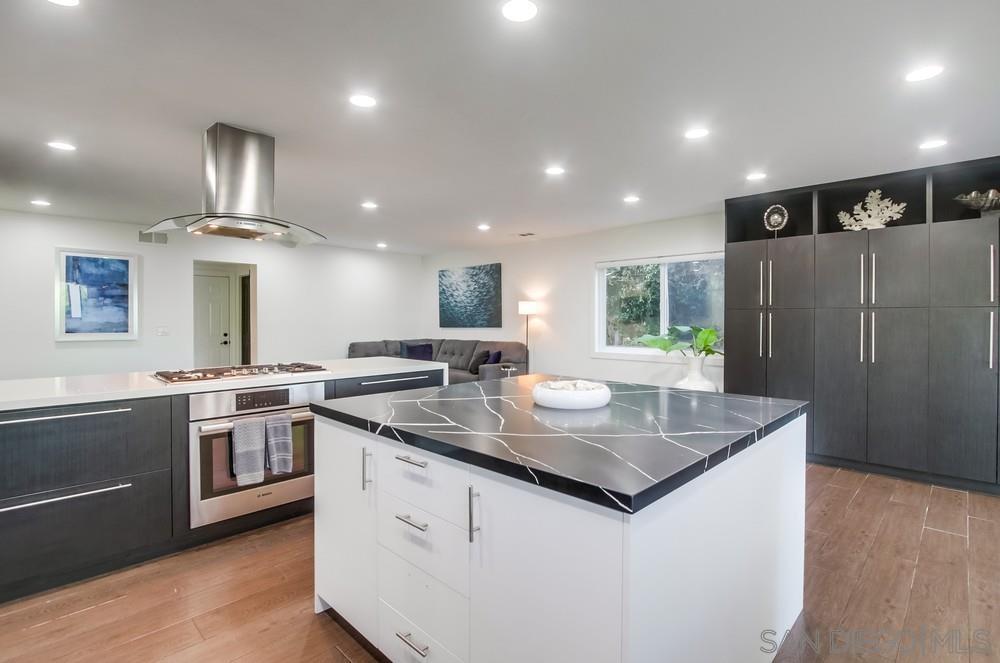 Detail Gallery Image 18 of 74 For 13297  Portofino Drive, Del Mar,  CA 92014 - 5 Beds | 3/1 Baths