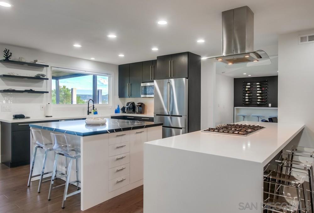 Detail Gallery Image 20 of 74 For 13297  Portofino Drive, Del Mar,  CA 92014 - 5 Beds | 3/1 Baths