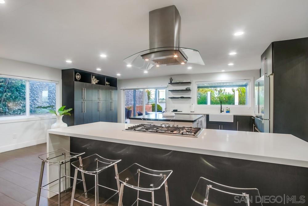 Detail Gallery Image 21 of 74 For 13297  Portofino Drive, Del Mar,  CA 92014 - 5 Beds | 3/1 Baths