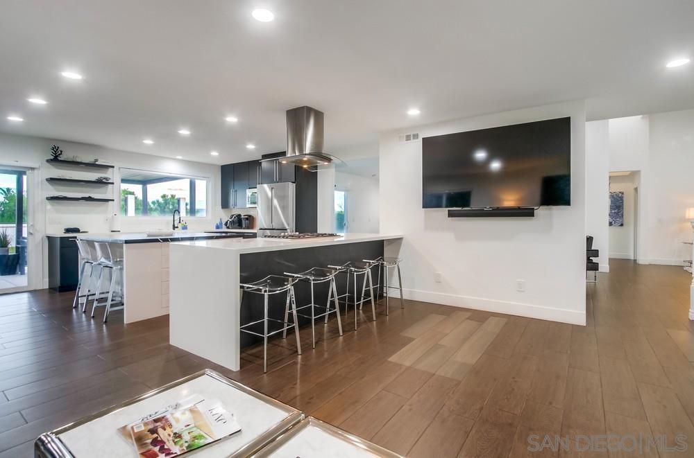 Detail Gallery Image 24 of 74 For 13297  Portofino Drive, Del Mar,  CA 92014 - 5 Beds | 3/1 Baths