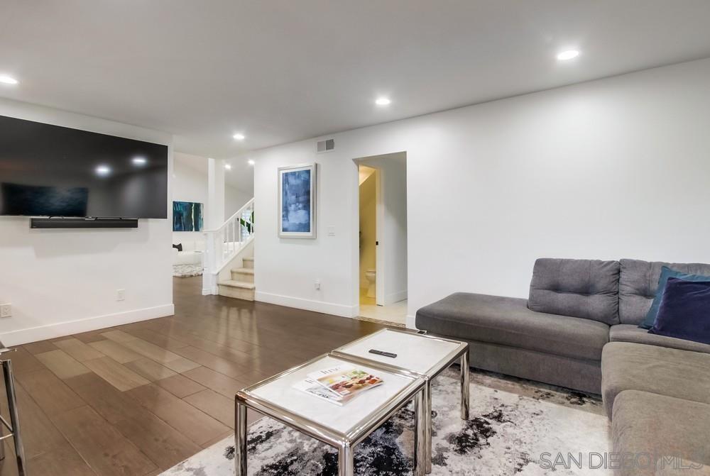 Detail Gallery Image 25 of 74 For 13297  Portofino Drive, Del Mar,  CA 92014 - 5 Beds | 3/1 Baths