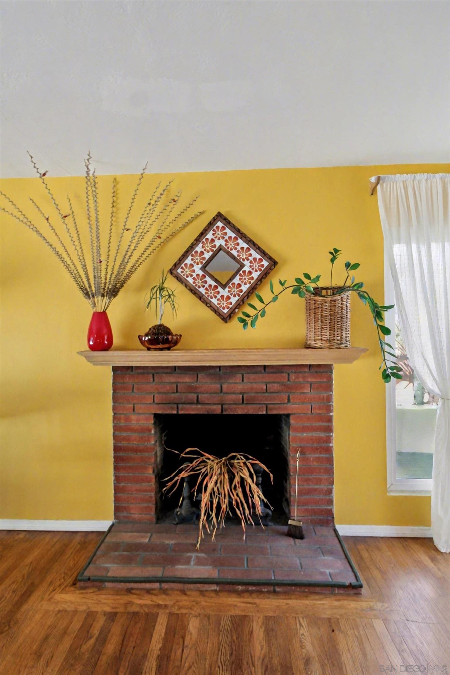 Detail Gallery Image 8 of 33 For 6110  Amaya Dr, La Mesa,  CA 91942 - 3 Beds | 2 Baths