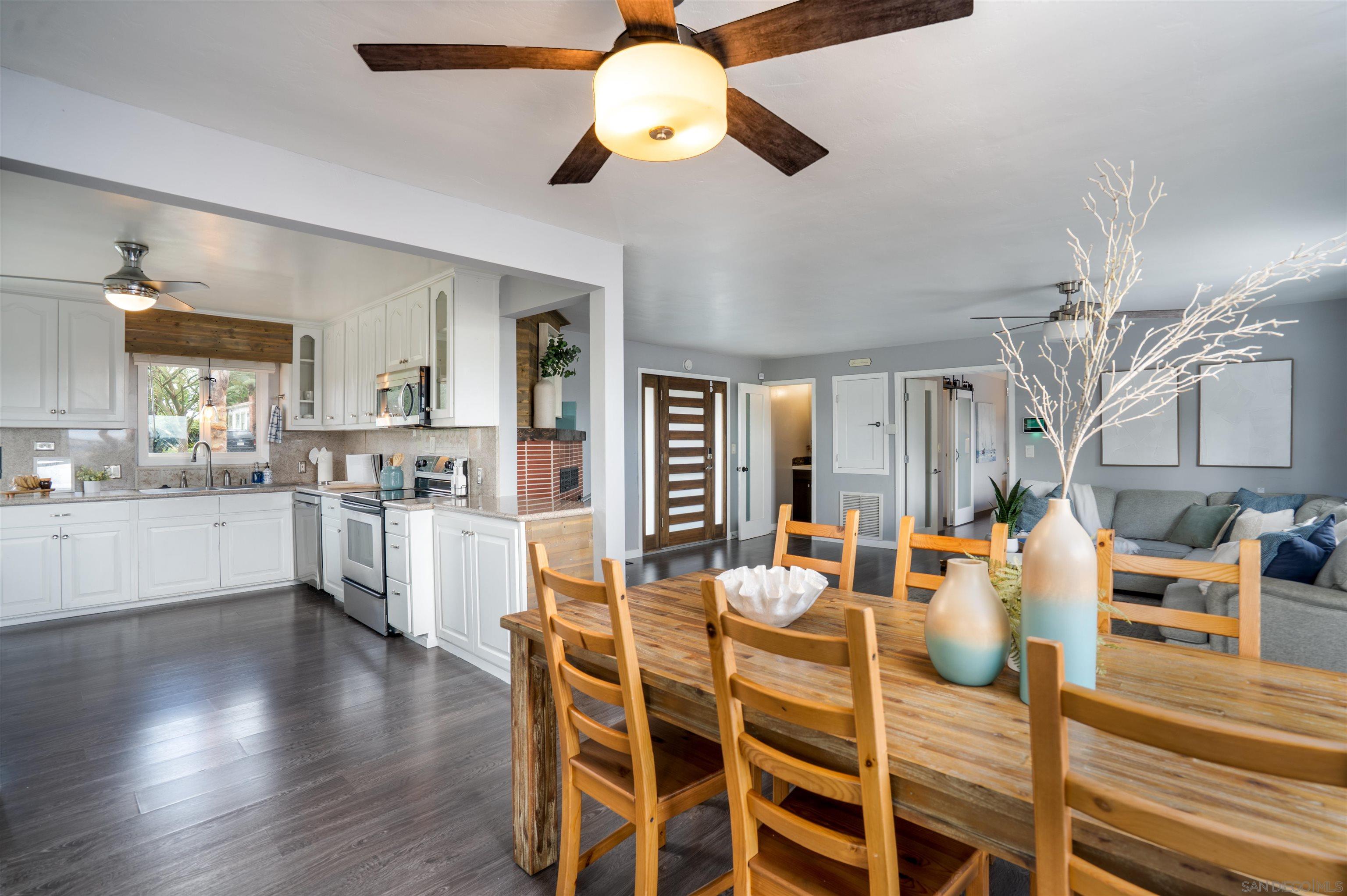 Detail Gallery Image 5 of 29 For 738 E 5th Ave, Escondido,  CA 92025 - 3 Beds | 2/1 Baths