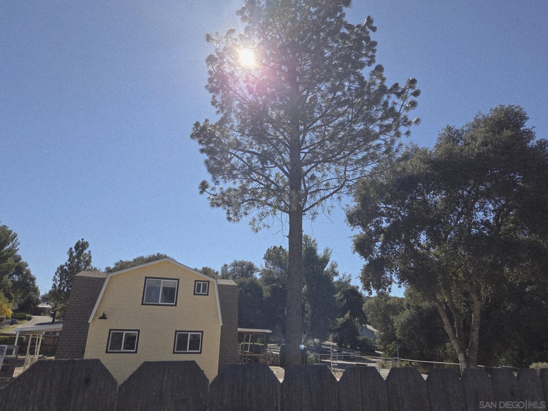 Detail Gallery Image 8 of 26 For 2581  Lake Shore Drive, Campo,  CA 91906 - 3 Beds | 2 Baths