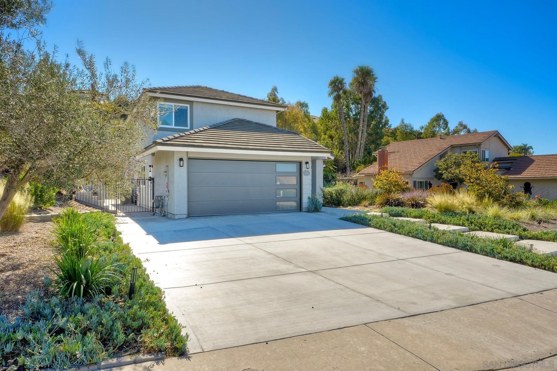 Detail Gallery Image 2 of 51 For 11423  Turtleback Ln, San Diego,  CA 92127 - 4 Beds | 3 Baths