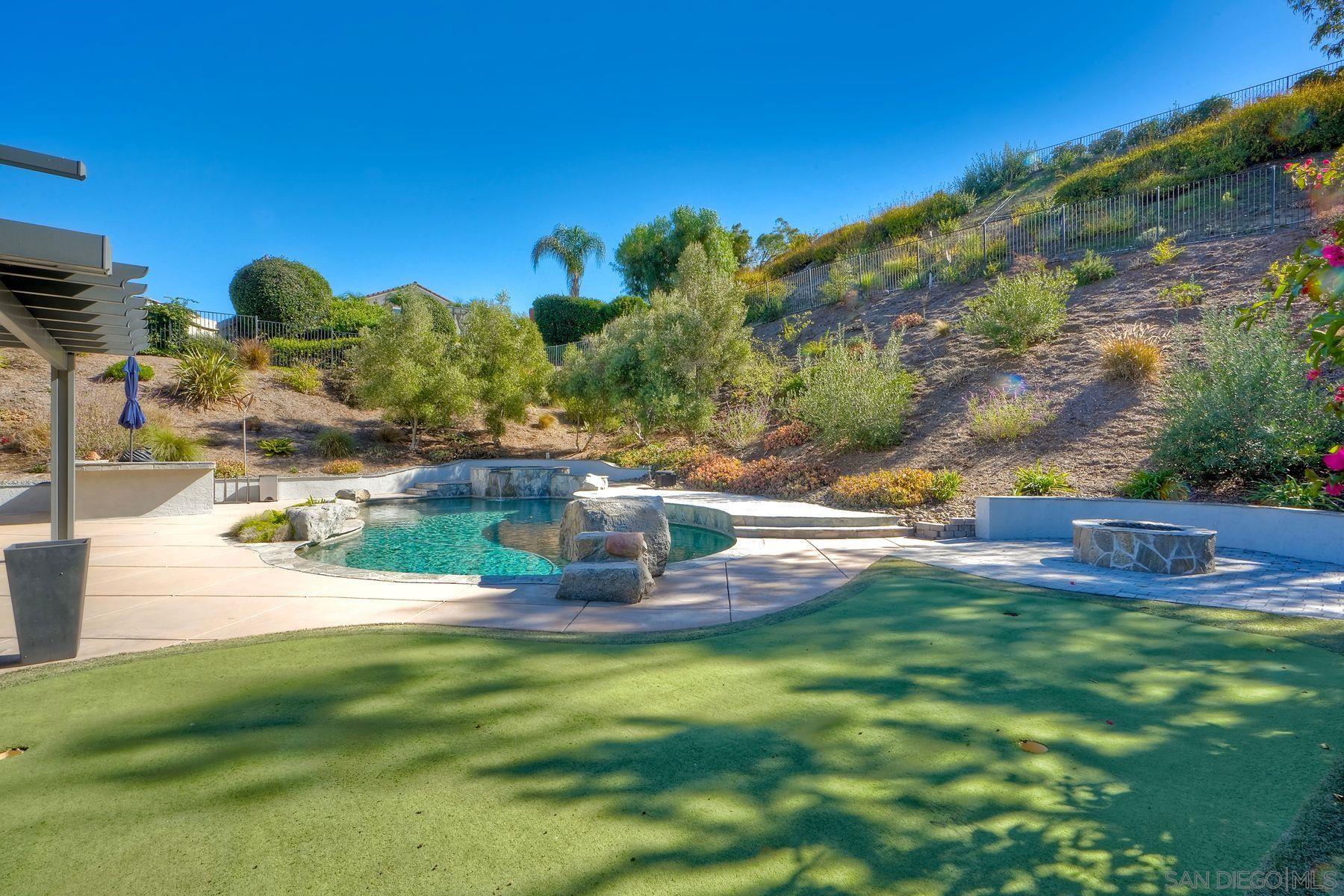 Detail Gallery Image 32 of 51 For 11423  Turtleback Ln, San Diego,  CA 92127 - 4 Beds | 3 Baths