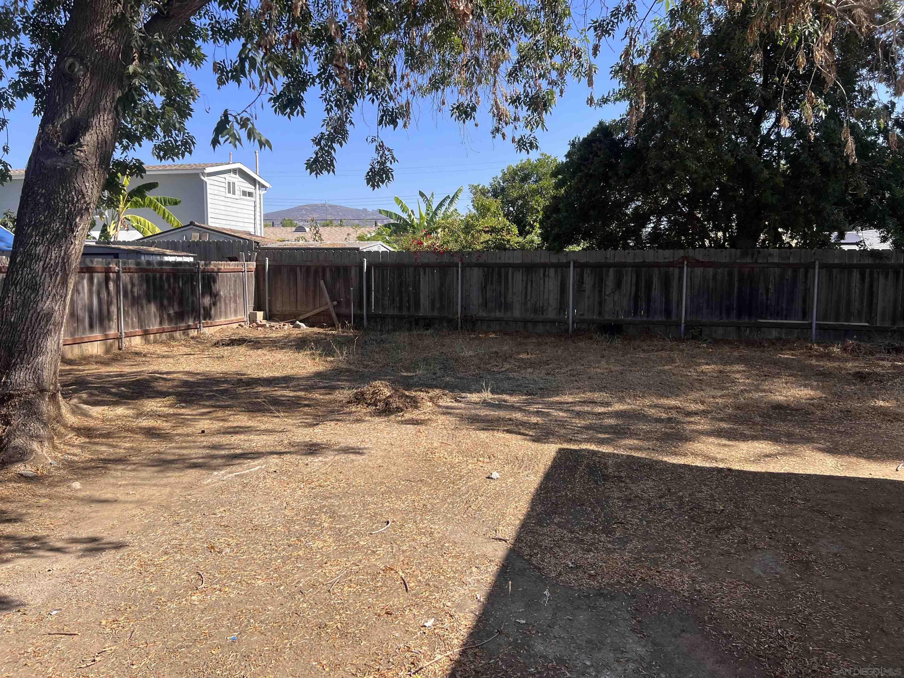 Detail Gallery Image 13 of 14 For 753  Elkelton, Spring Valley,  CA 91977 - 5 Beds | 2 Baths