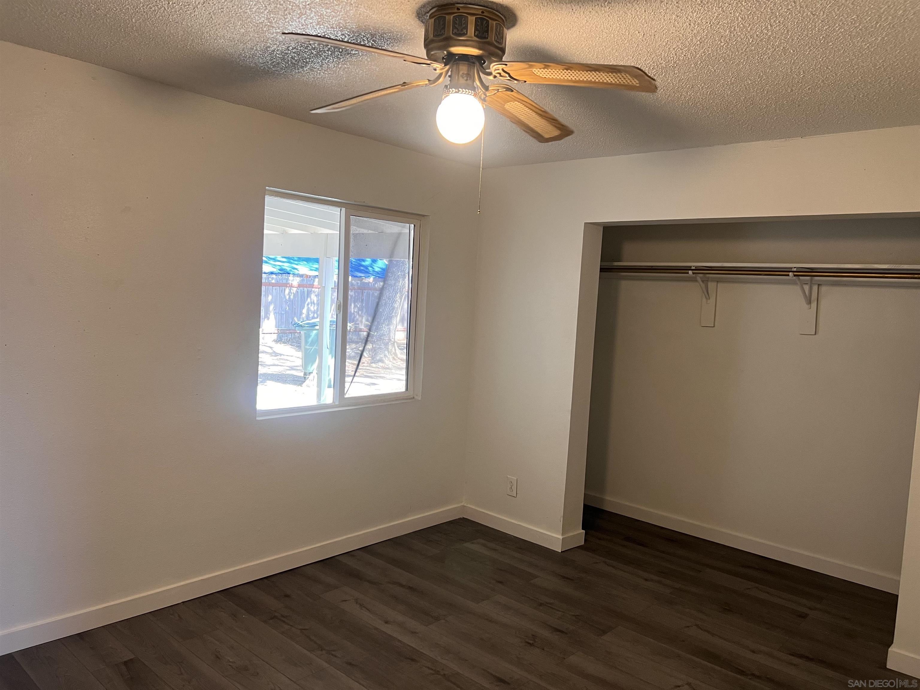 Detail Gallery Image 6 of 14 For 753  Elkelton, Spring Valley,  CA 91977 - 5 Beds | 2 Baths