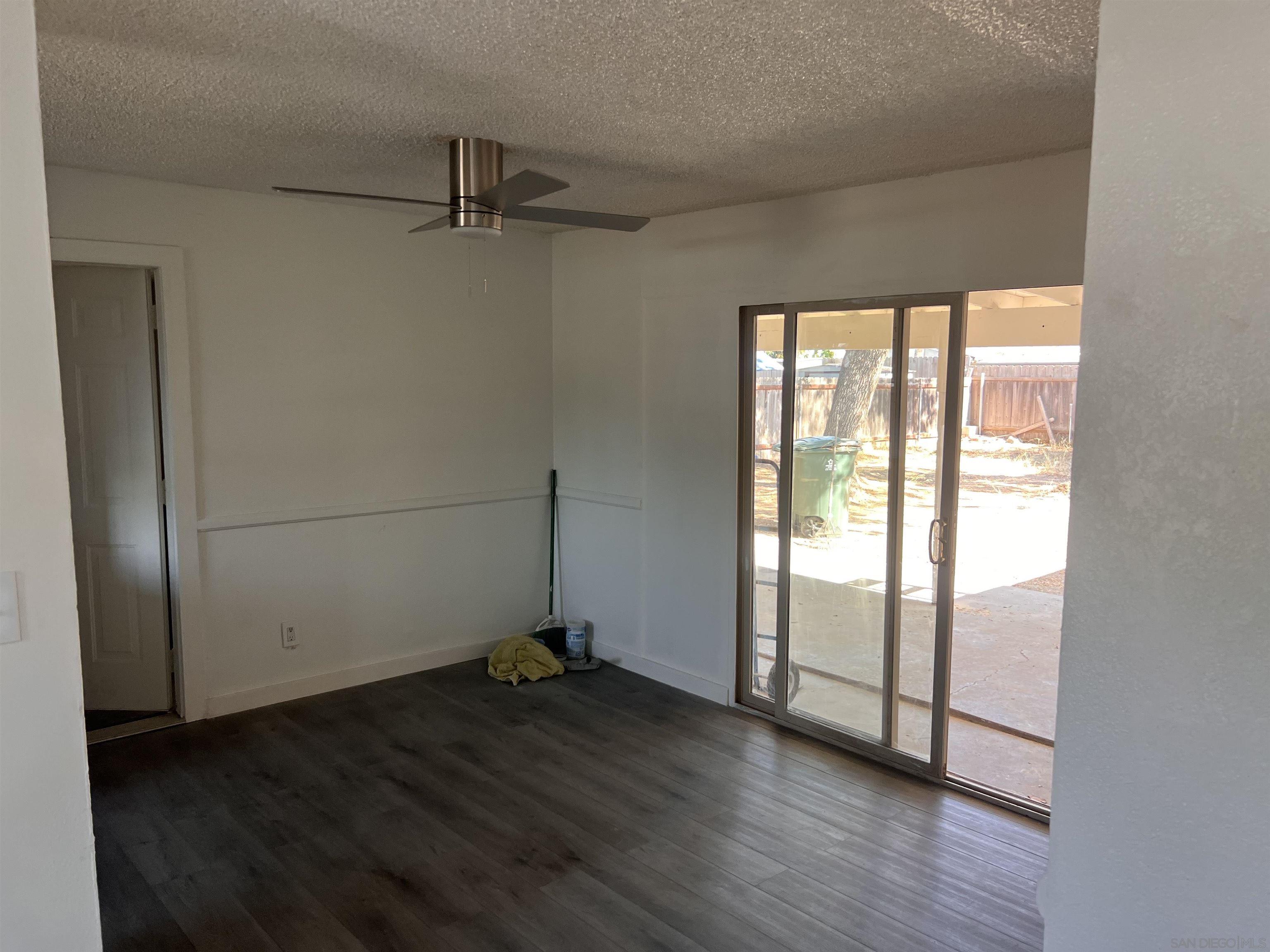 Detail Gallery Image 8 of 14 For 753  Elkelton, Spring Valley,  CA 91977 - 5 Beds | 2 Baths