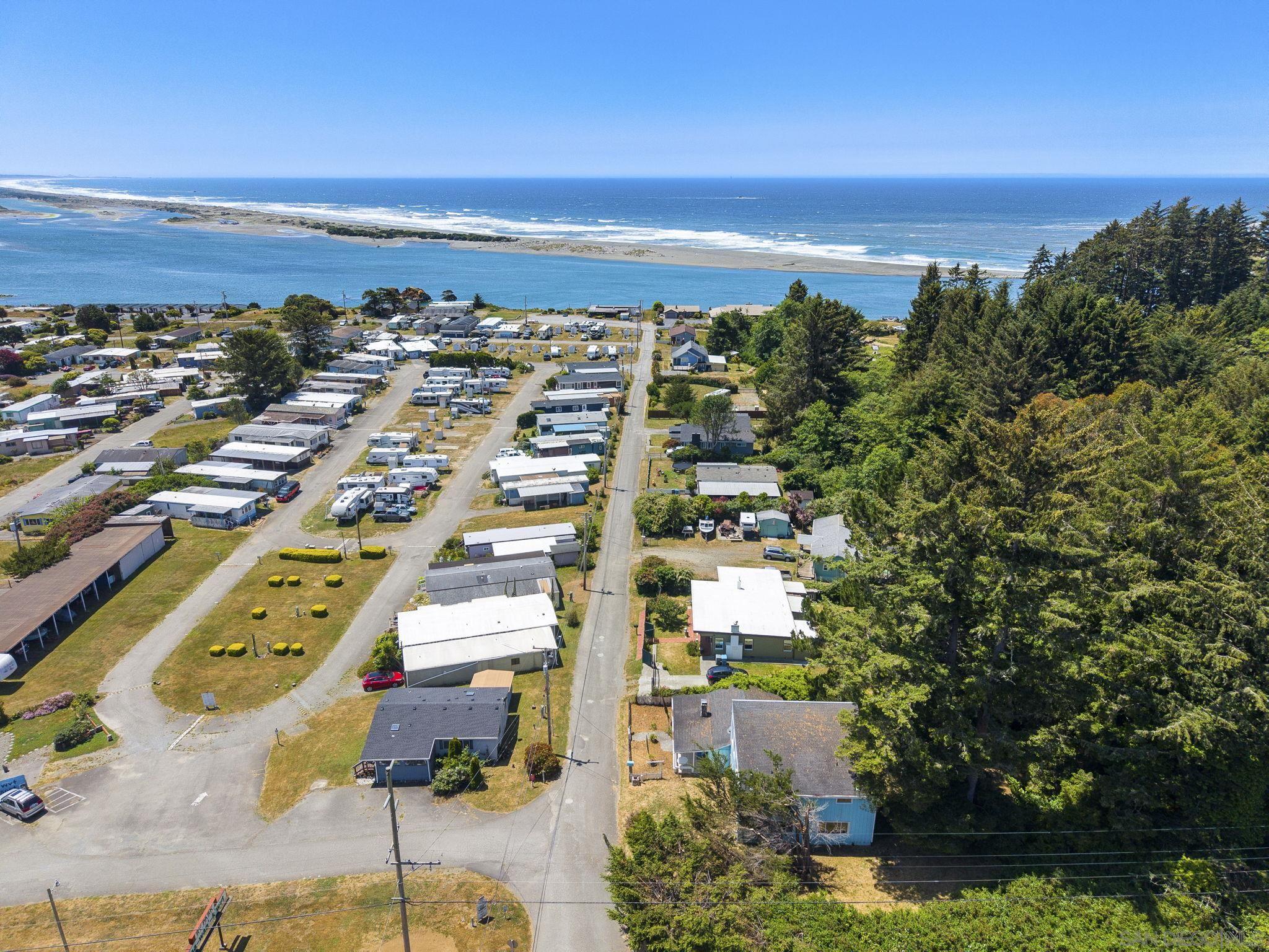 Detail Gallery Image 40 of 42 For 101  Salmon Harbor Rd, Smith River,  CA 95567 - 3 Beds | 3 Baths