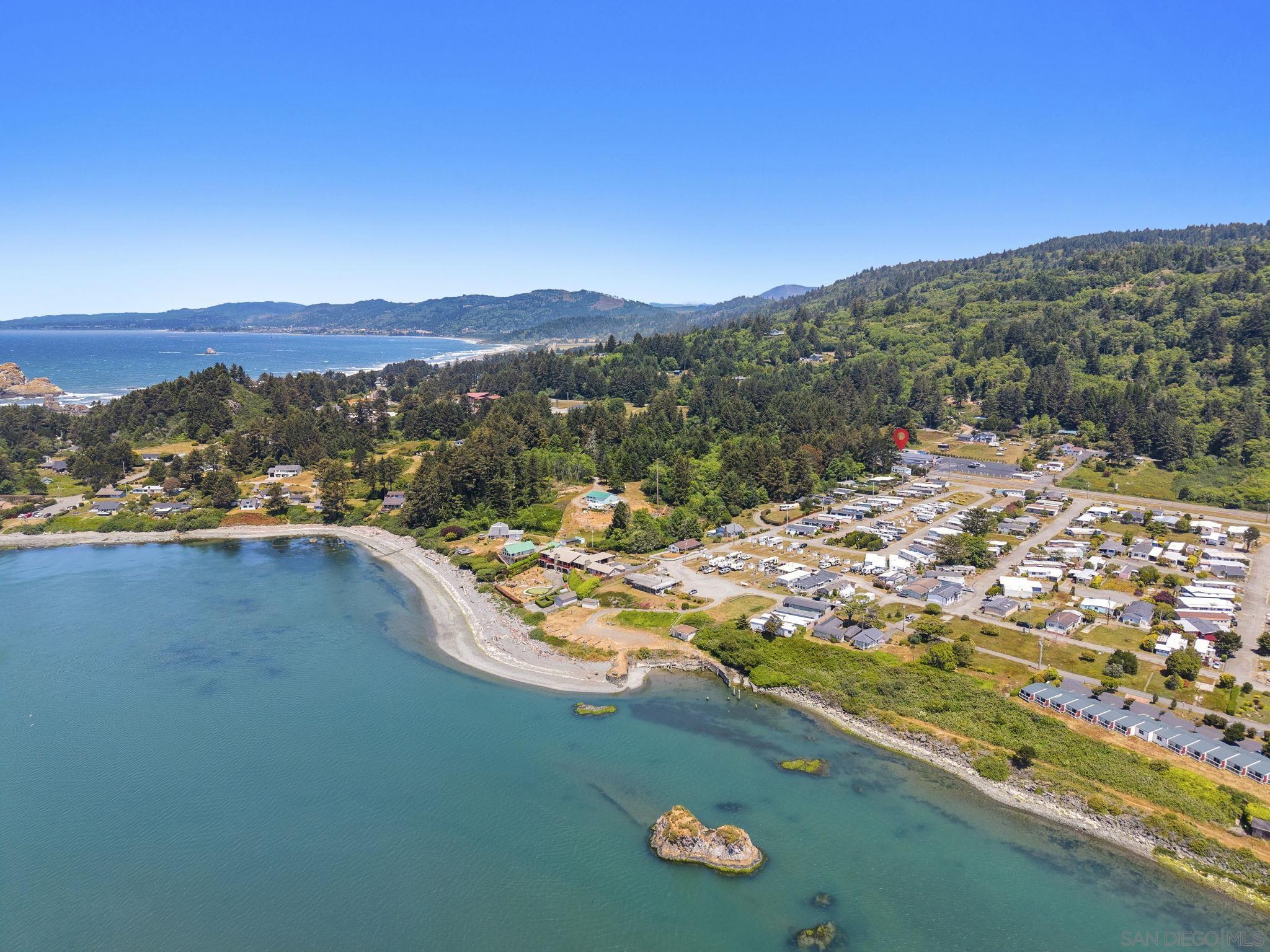 Detail Gallery Image 41 of 42 For 101  Salmon Harbor Rd, Smith River,  CA 95567 - 3 Beds | 3 Baths