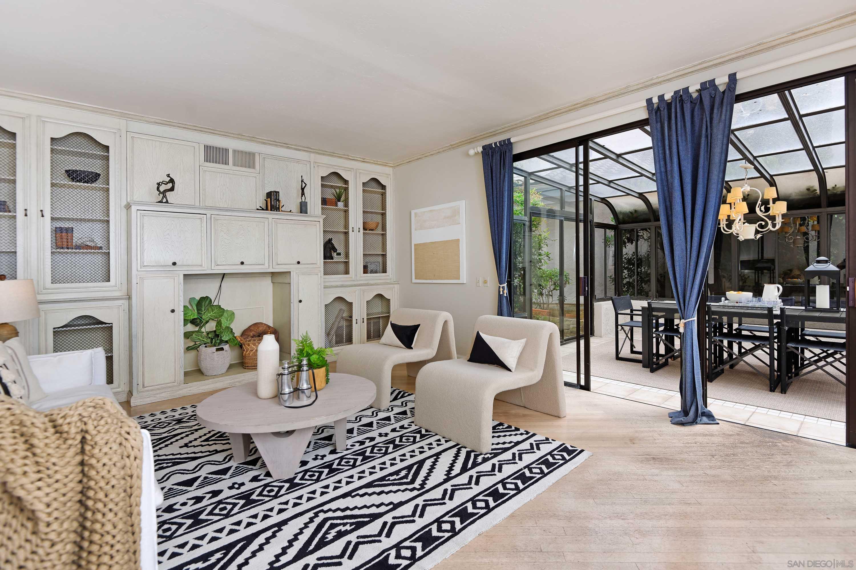 Detail Gallery Image 11 of 38 For 2807  Caminito Merion, La Jolla,  CA 92037 - 5 Beds | 3/1 Baths