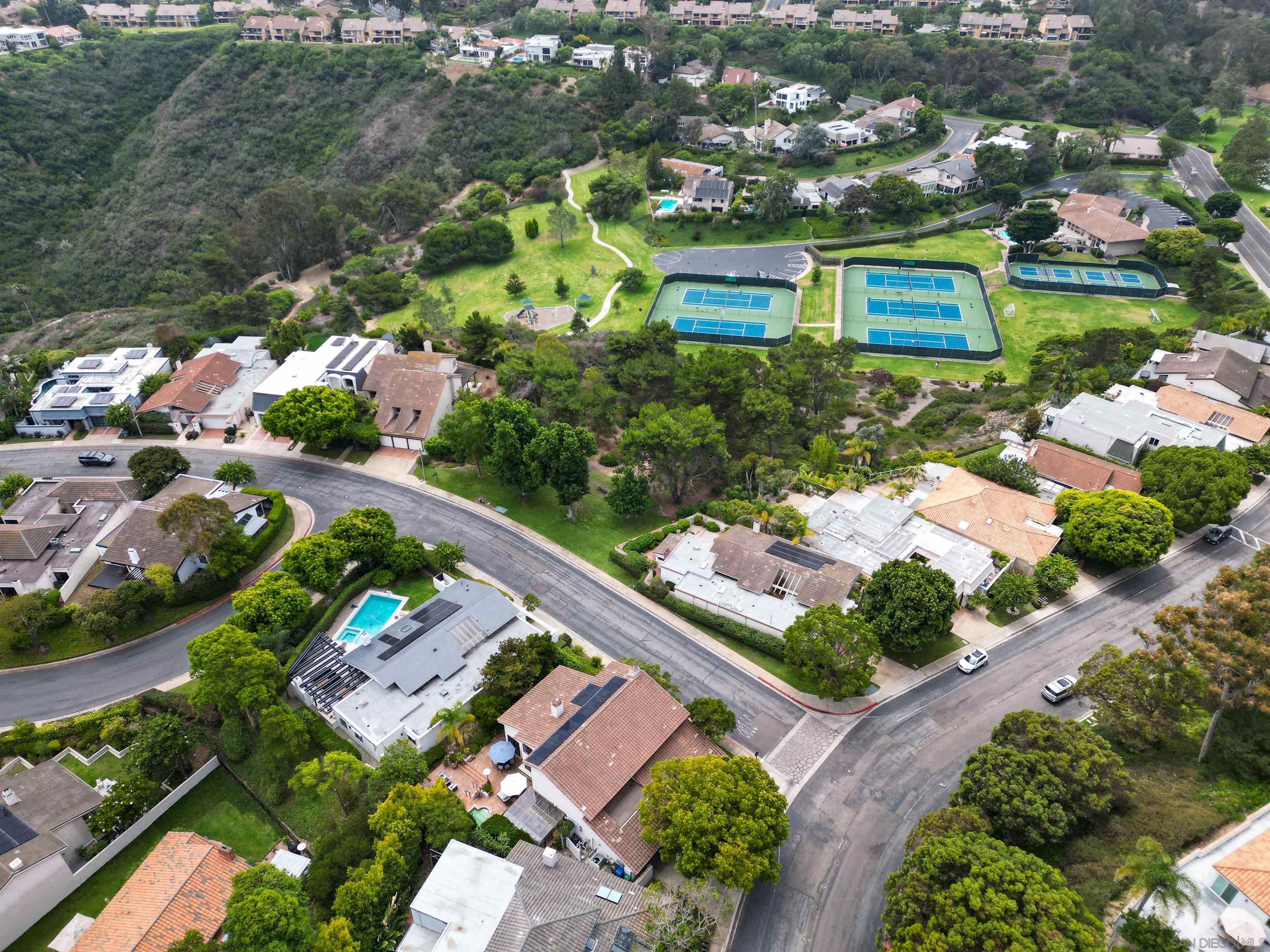 Detail Gallery Image 22 of 38 For 2807  Caminito Merion, La Jolla,  CA 92037 - 5 Beds | 3/1 Baths
