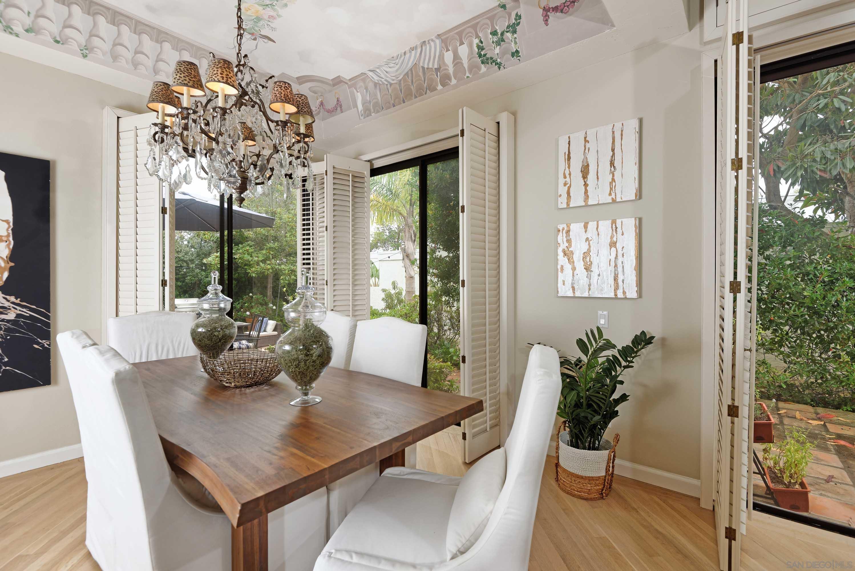 Detail Gallery Image 5 of 38 For 2807  Caminito Merion, La Jolla,  CA 92037 - 5 Beds | 3/1 Baths