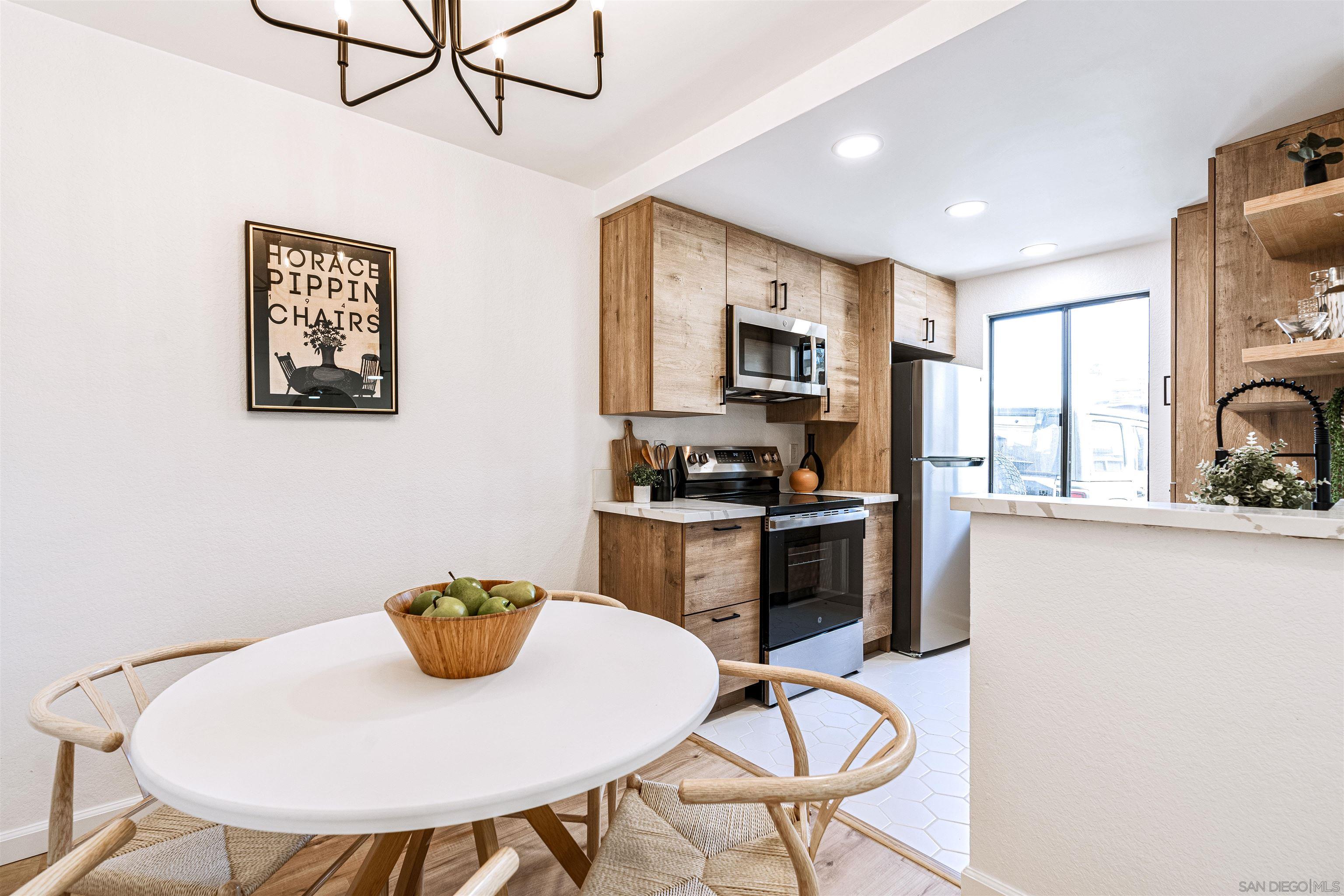 Detail Gallery Image 10 of 39 For 1654  Oliver Ave  #6,  San Diego,  CA 92109 - 2 Beds | 2 Baths