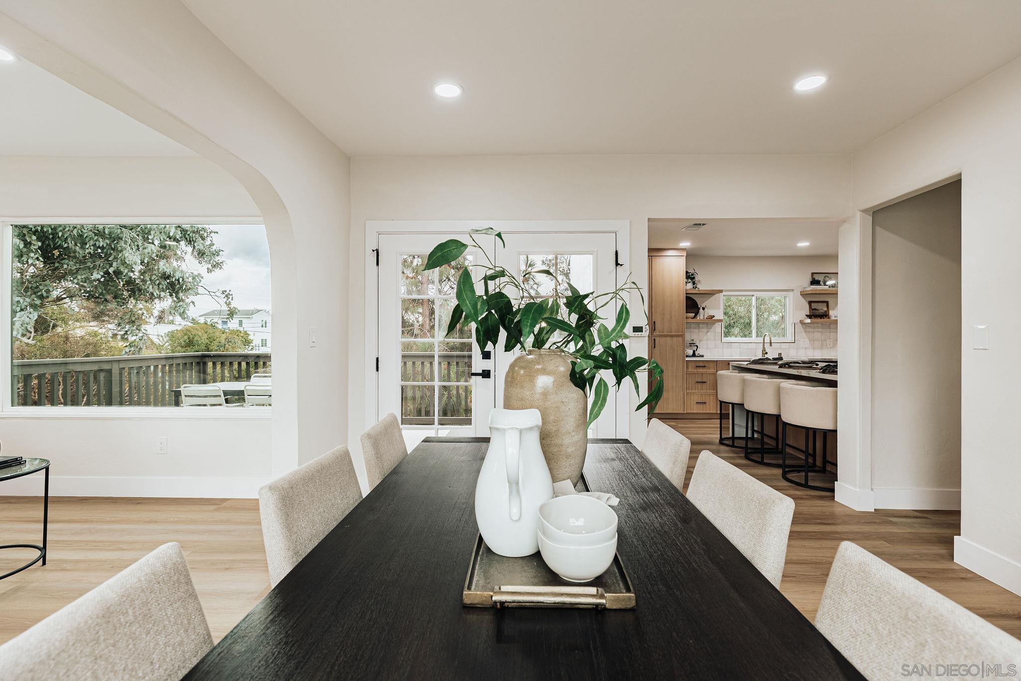 Detail Gallery Image 21 of 44 For 4033 S Hempstead Cir, San Diego,  CA 92116 - 4 Beds | 3 Baths