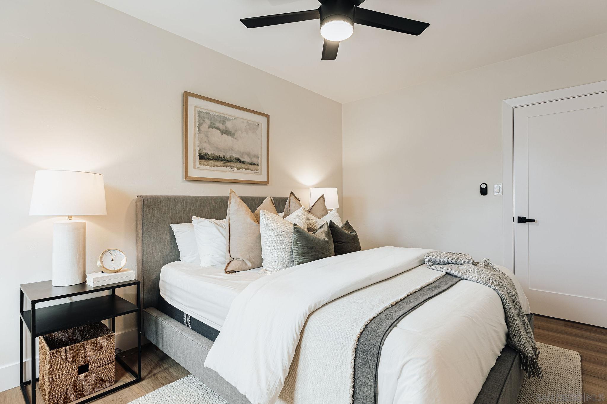 Detail Gallery Image 28 of 44 For 4033 S Hempstead Cir, San Diego,  CA 92116 - 4 Beds | 3 Baths