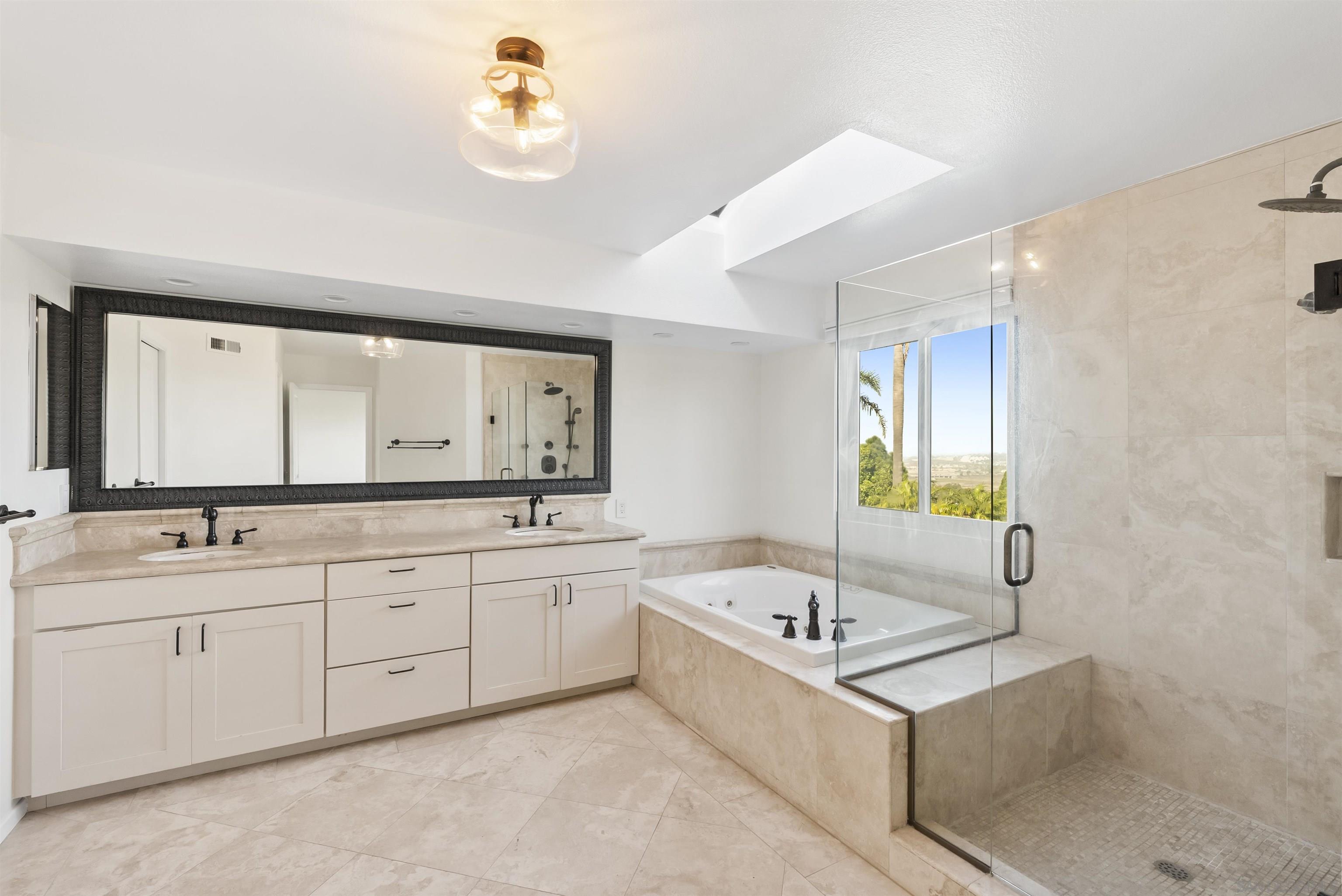 Detail Gallery Image 20 of 32 For 13404  Kibbings Road, San Diego,  CA 92130 - 5 Beds | 4/1 Baths