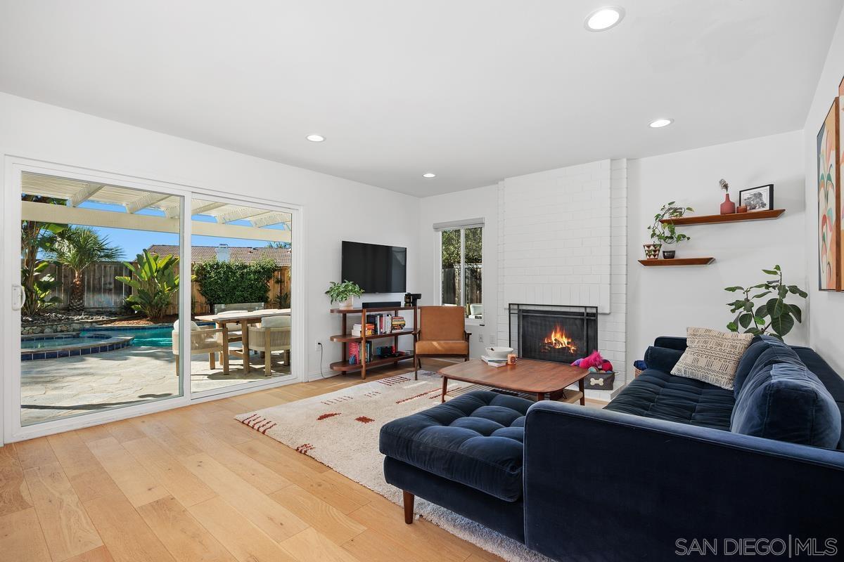 Front Image Thumbnail for SD250042914