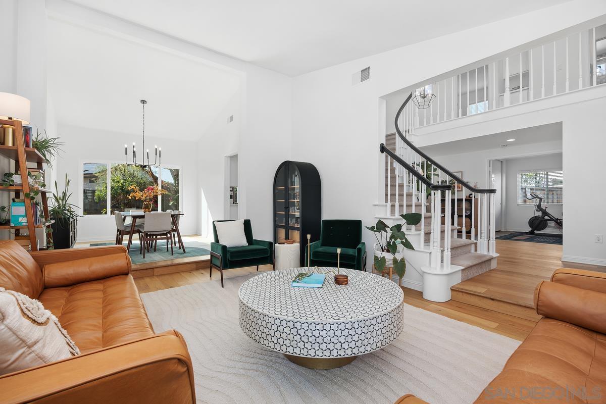 Detail Gallery Image 7 of 25 For 6429  La Vanco Ct, Carlsbad,  CA 92009 - 4 Beds | 3 Baths