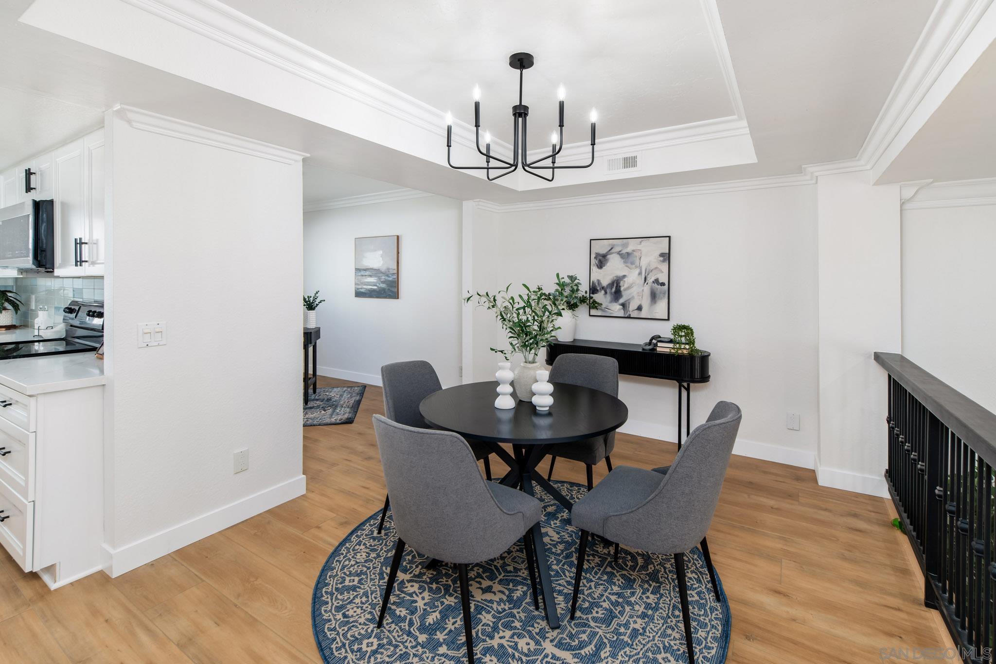 Detail Gallery Image 7 of 34 For 4094  Mahaila Ave  #B,  San Diego,  CA 92122 - 3 Beds | 2/1 Baths