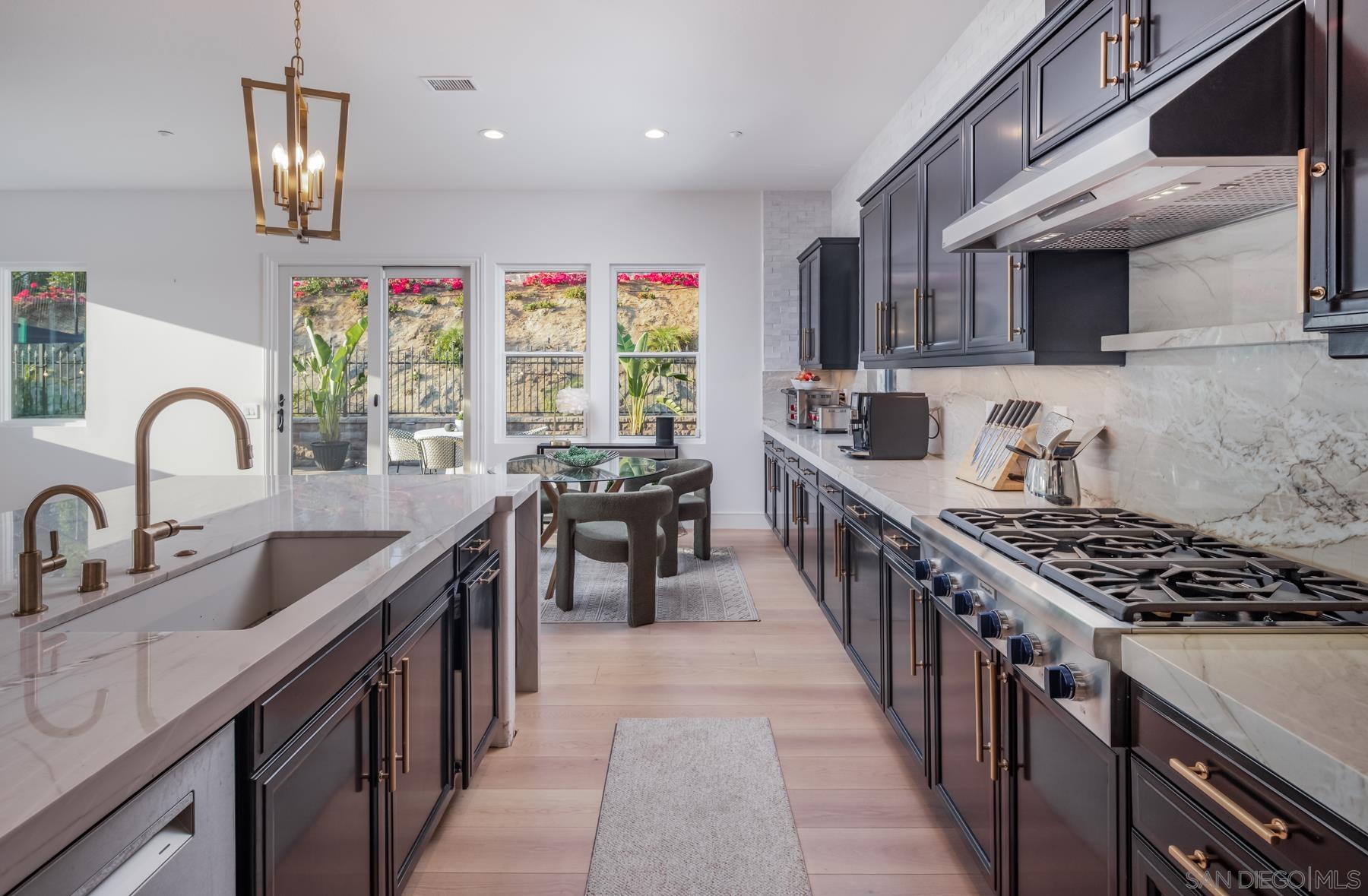 Detail Gallery Image 11 of 65 For 1210  Clos Duval, Bonsall,  CA 92003 - 4 Beds | 4/1 Baths