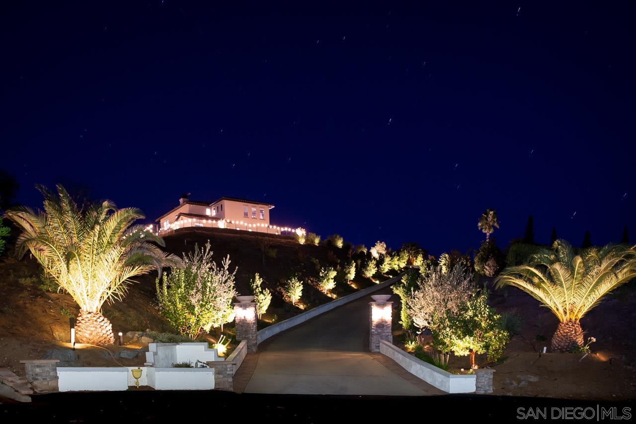 Detail Gallery Image 4 of 65 For 1210  Clos Duval, Bonsall,  CA 92003 - 4 Beds | 4/1 Baths