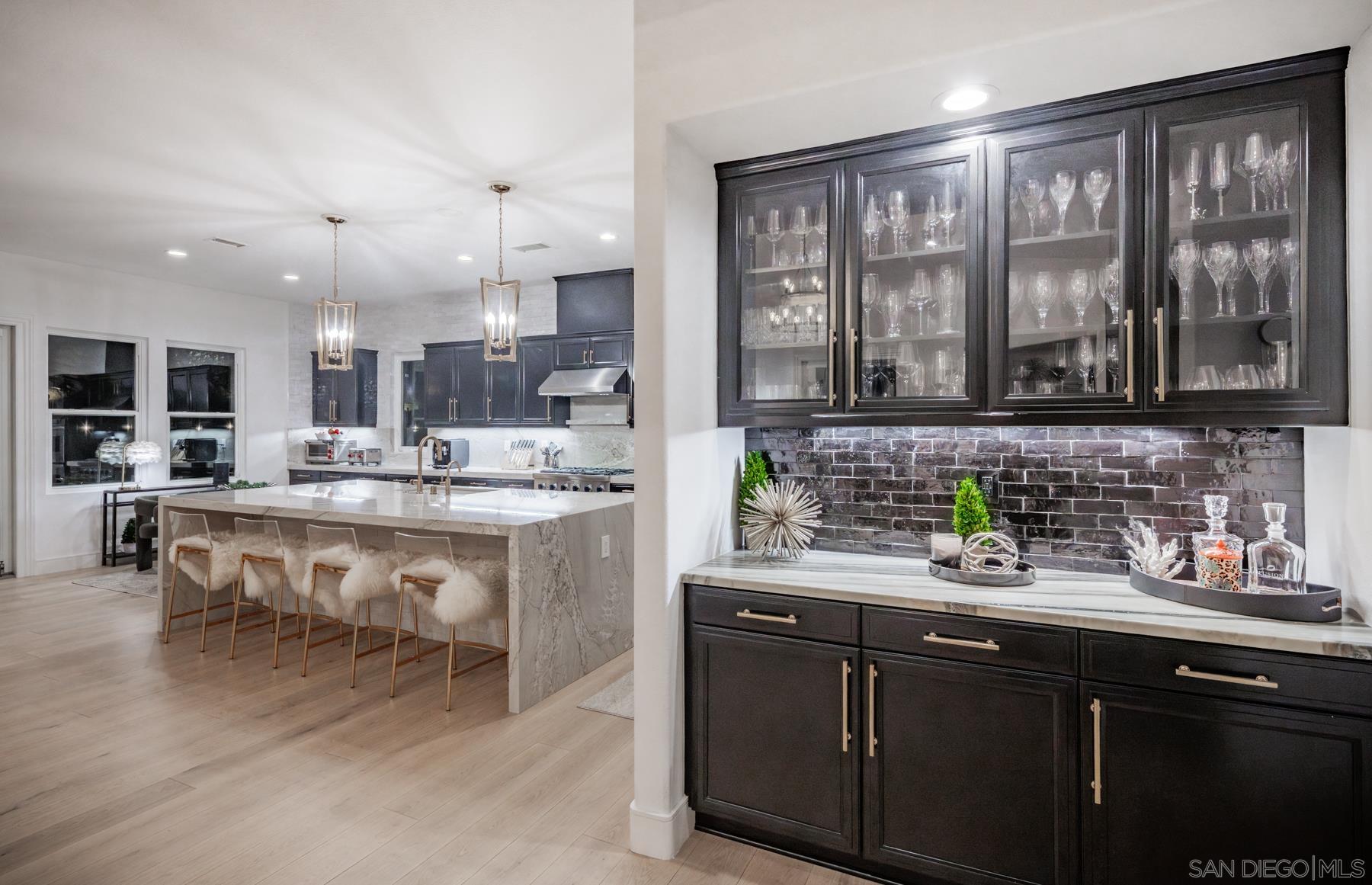 Detail Gallery Image 9 of 65 For 1210  Clos Duval, Bonsall,  CA 92003 - 4 Beds | 4/1 Baths