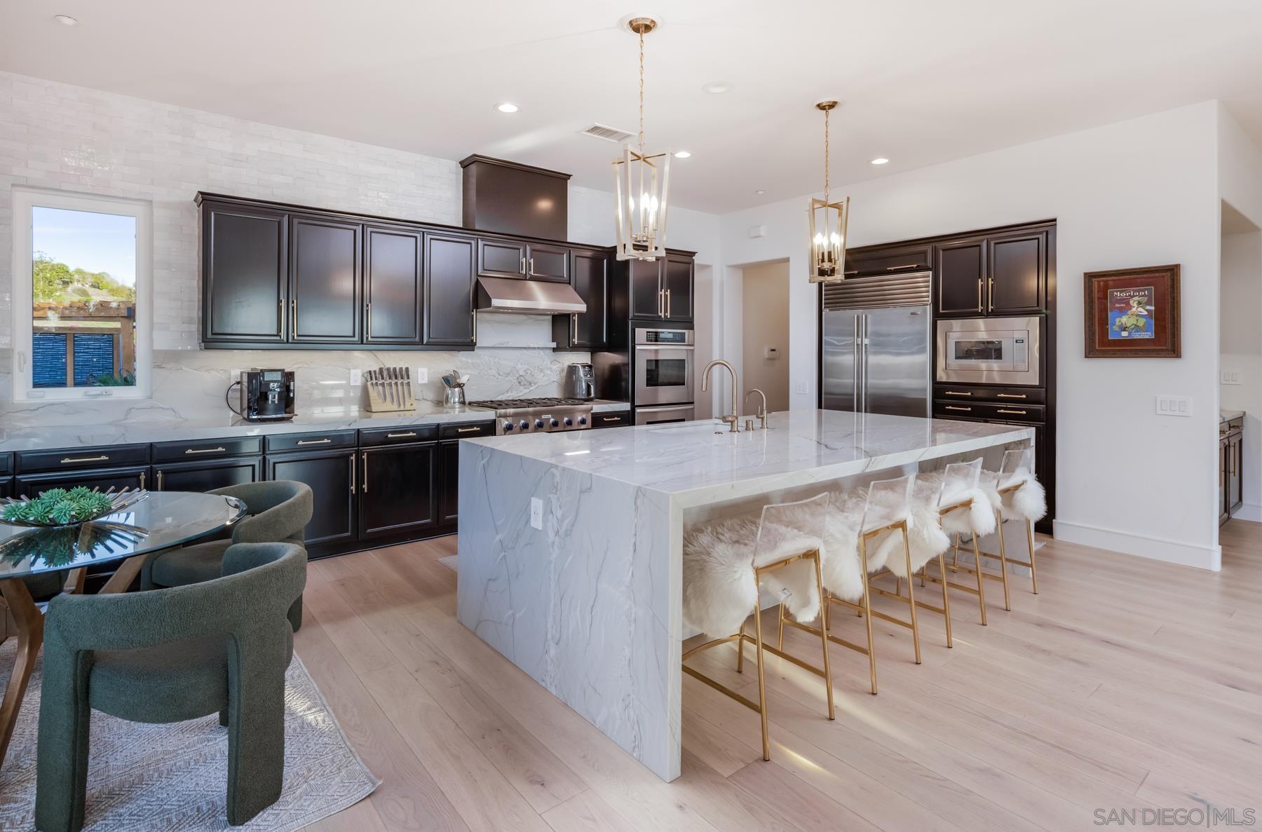 Detail Gallery Image 10 of 65 For 1210  Clos Duval, Bonsall,  CA 92003 - 4 Beds | 4/1 Baths