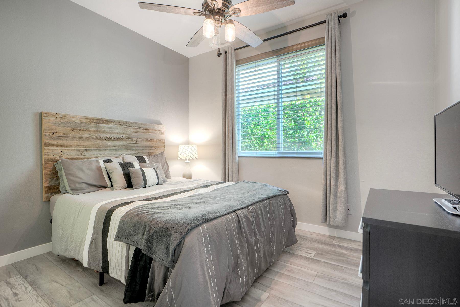 Detail Gallery Image 17 of 34 For 11743  Aspen View Dr, San Diego,  CA 92128 - 5 Beds | 3 Baths