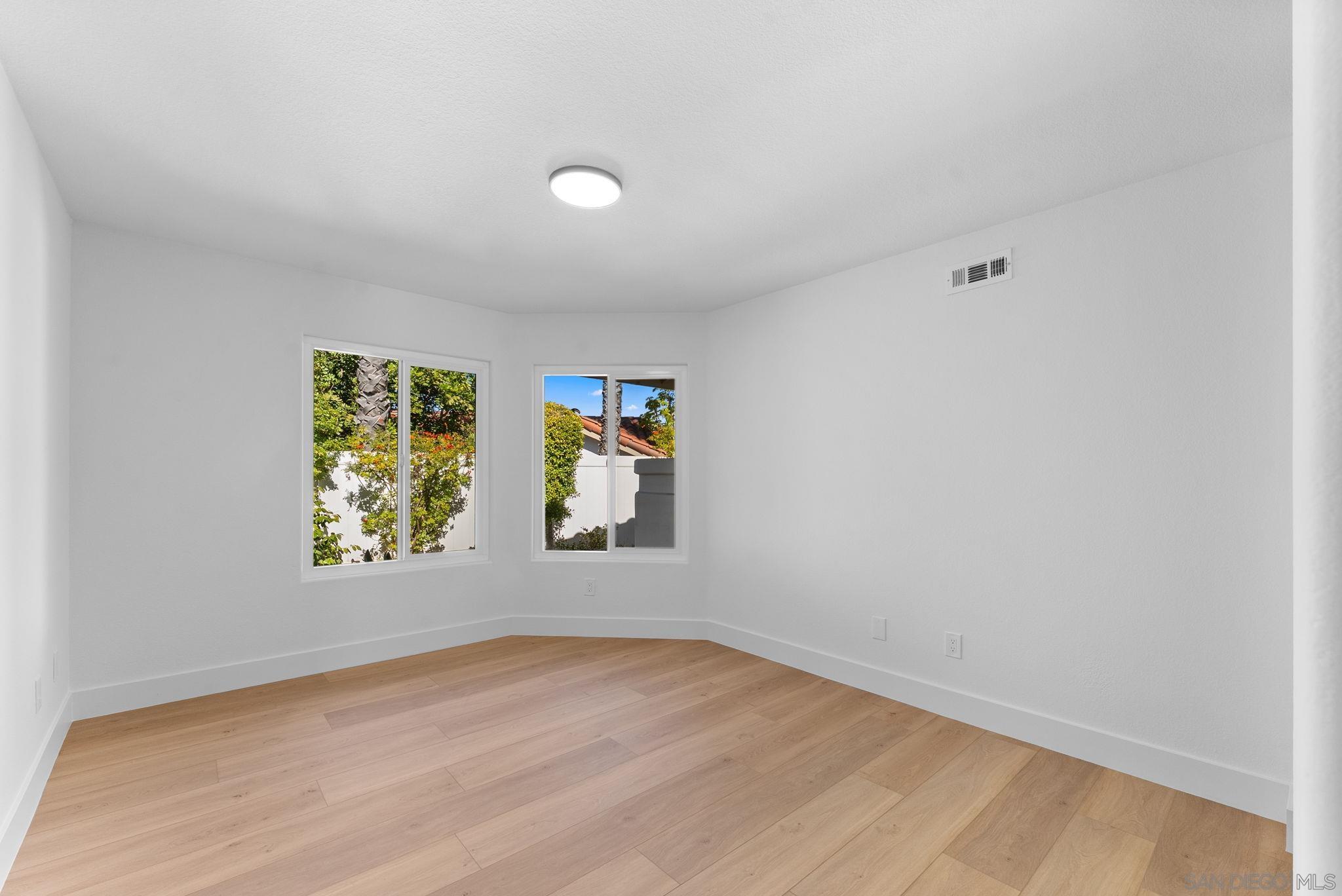 Detail Gallery Image 16 of 34 For 4946  Alicante Way, Oceanside,  CA 92056 - 2 Beds | 2 Baths