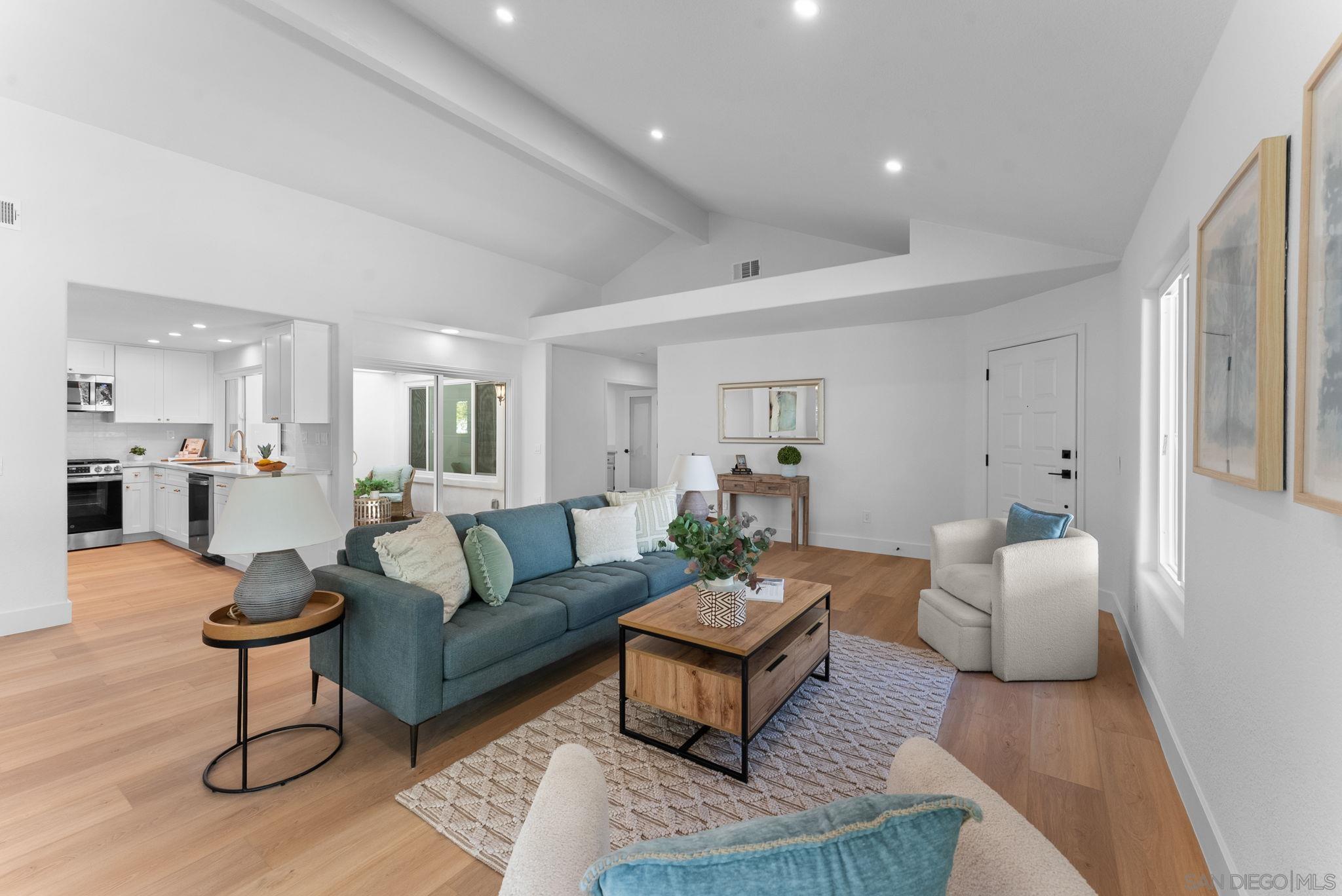 Detail Gallery Image 8 of 34 For 4946  Alicante Way, Oceanside,  CA 92056 - 2 Beds | 2 Baths