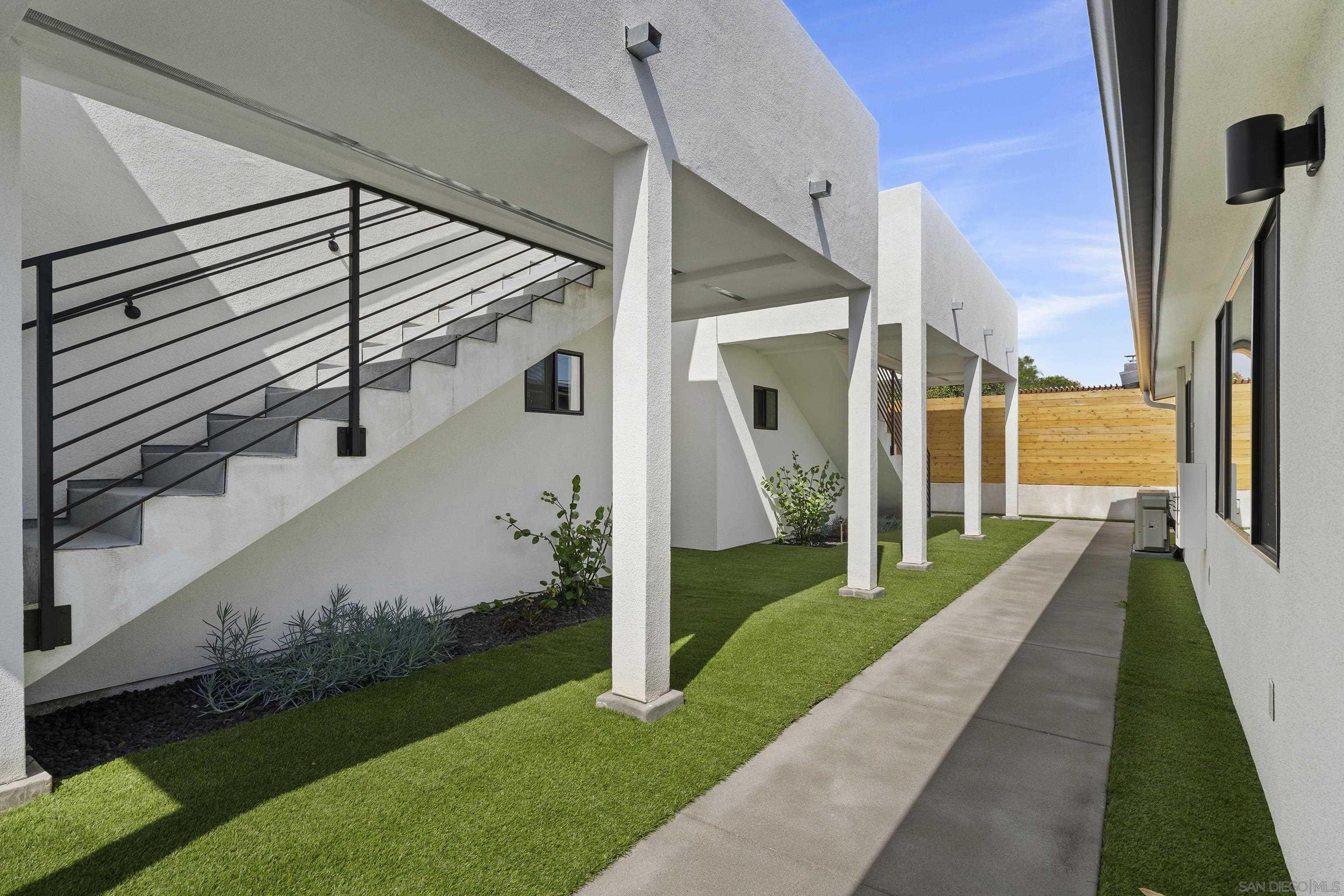 Detail Gallery Image 8 of 26 For 3346  Lockwood Dr, San Diego,  CA 92123 - – Beds | – Baths