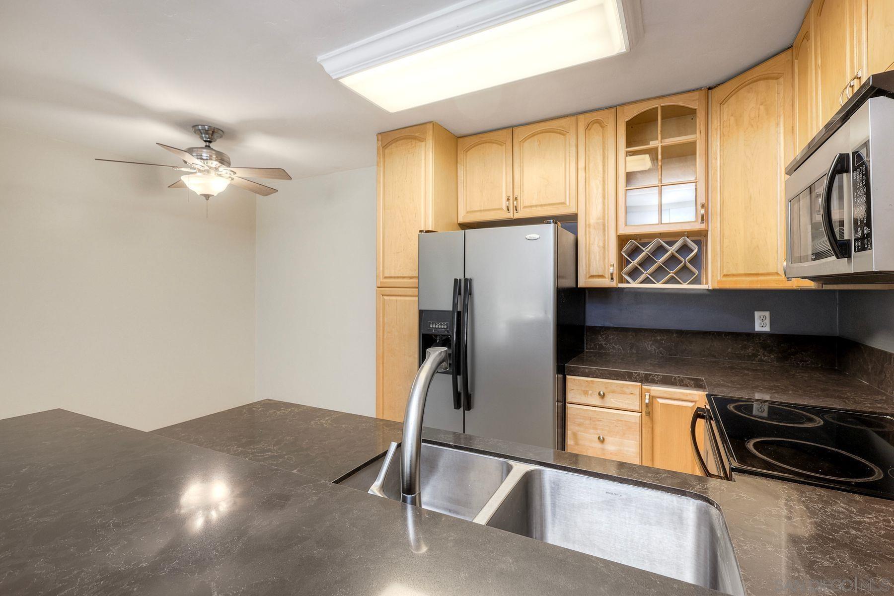 Detail Gallery Image 8 of 52 For 1775  Diamond Street  #201,  San Diego,  CA 92109 - 1 Beds | 1 Baths