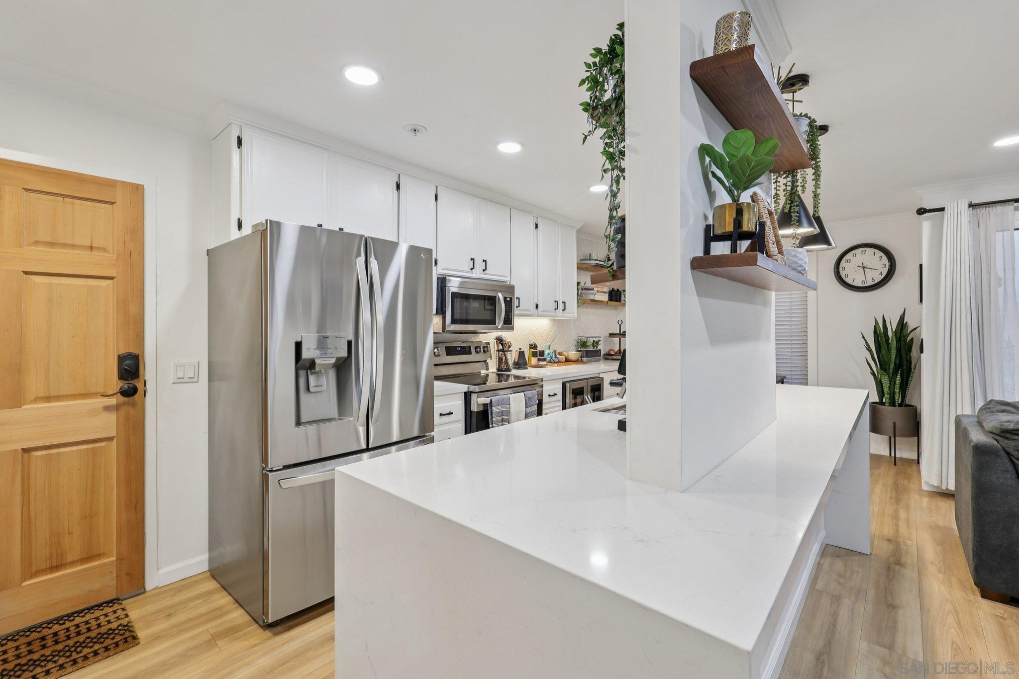 Detail Gallery Image 23 of 62 For 1235  Parker Pl  2b,  San Diego,  CA 92109 - 2 Beds | 2 Baths