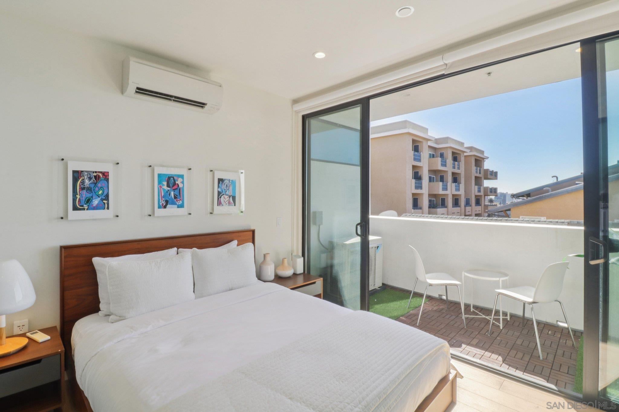 Detail Gallery Image 19 of 39 For 2355  Front St, San Diego,  CA 92101 - 2 Beds | 2 Baths