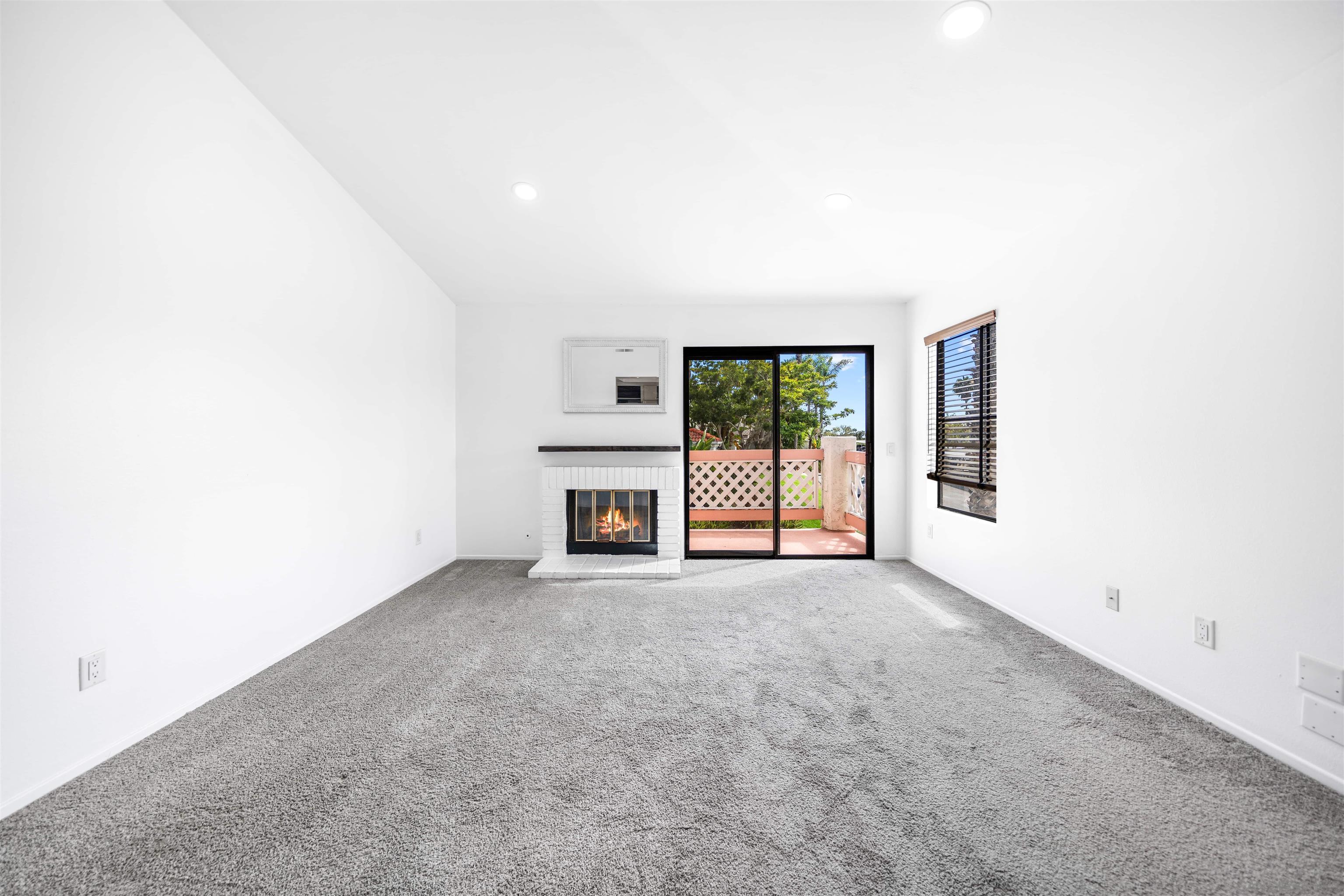 Detail Gallery Image 20 of 41 For 9302  Twin Trails Dr  #204,  San Diego,  CA 92129 - 3 Beds | 2 Baths