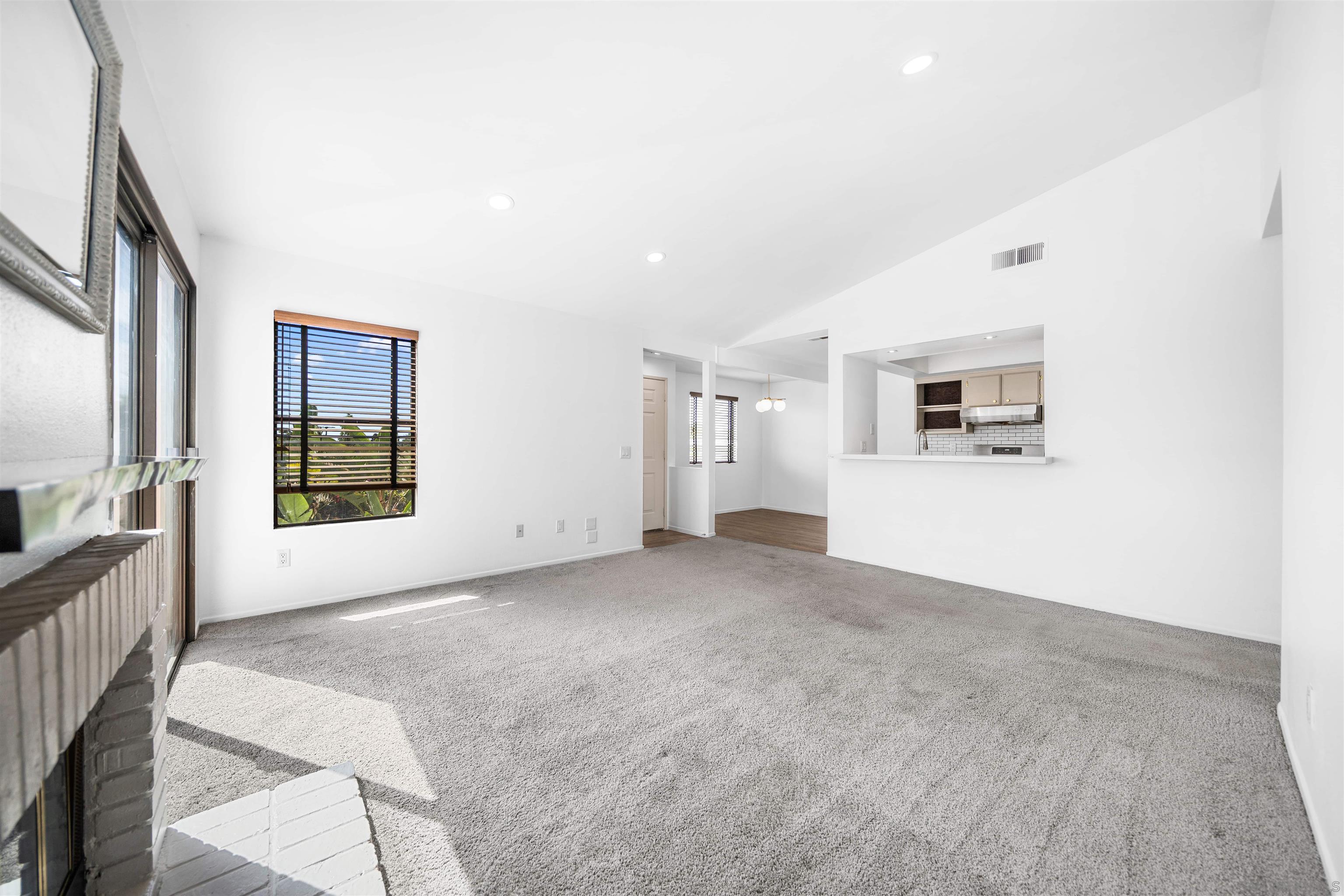 Detail Gallery Image 21 of 41 For 9302  Twin Trails Dr  #204,  San Diego,  CA 92129 - 3 Beds | 2 Baths