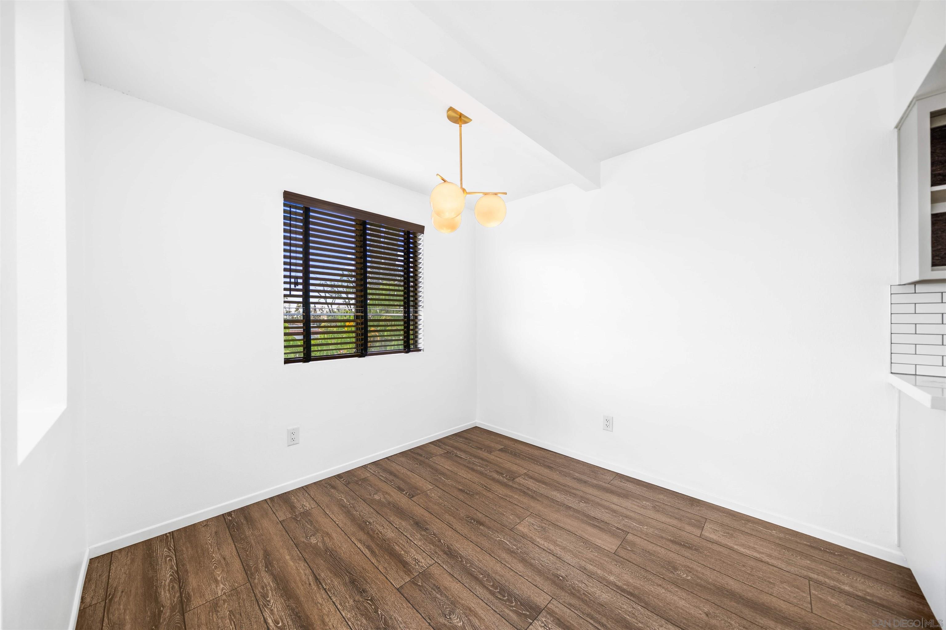 Detail Gallery Image 5 of 41 For 9302  Twin Trails Dr  #204,  San Diego,  CA 92129 - 3 Beds | 2 Baths