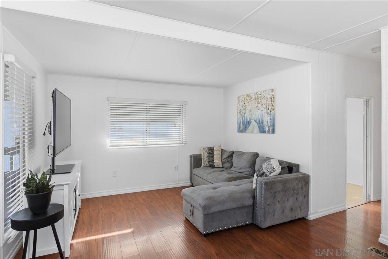 Detail Gallery Image 11 of 20 For 3030  Oceanside Boulevard  20, Oceanside,  CA 92054 - 2 Beds | 1 Baths