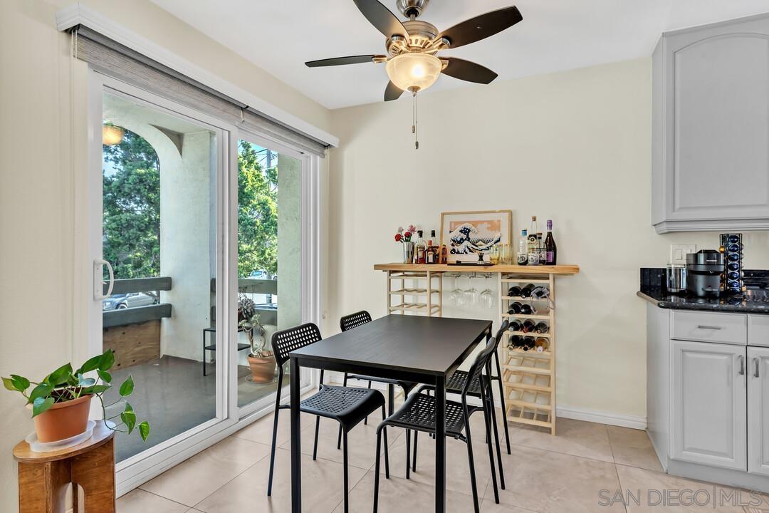 Detail Gallery Image 5 of 28 For 3861  Basilone St  #4,  San Diego,  CA 92110 - 2 Beds | 2 Baths