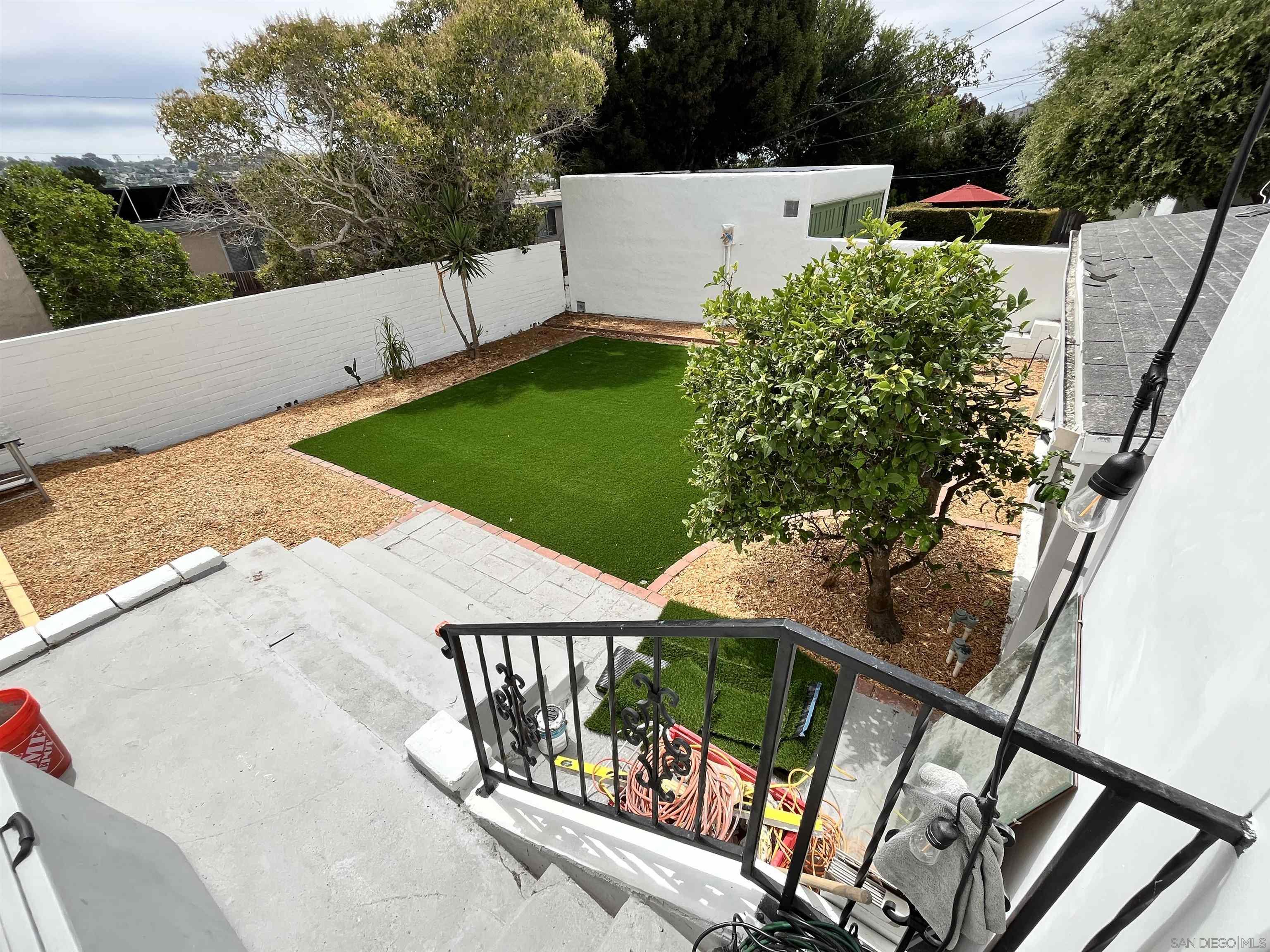 Detail Gallery Image 5 of 34 For 3765  Elliott St, San Diego,  CA 92106 - 4 Beds | 3 Baths