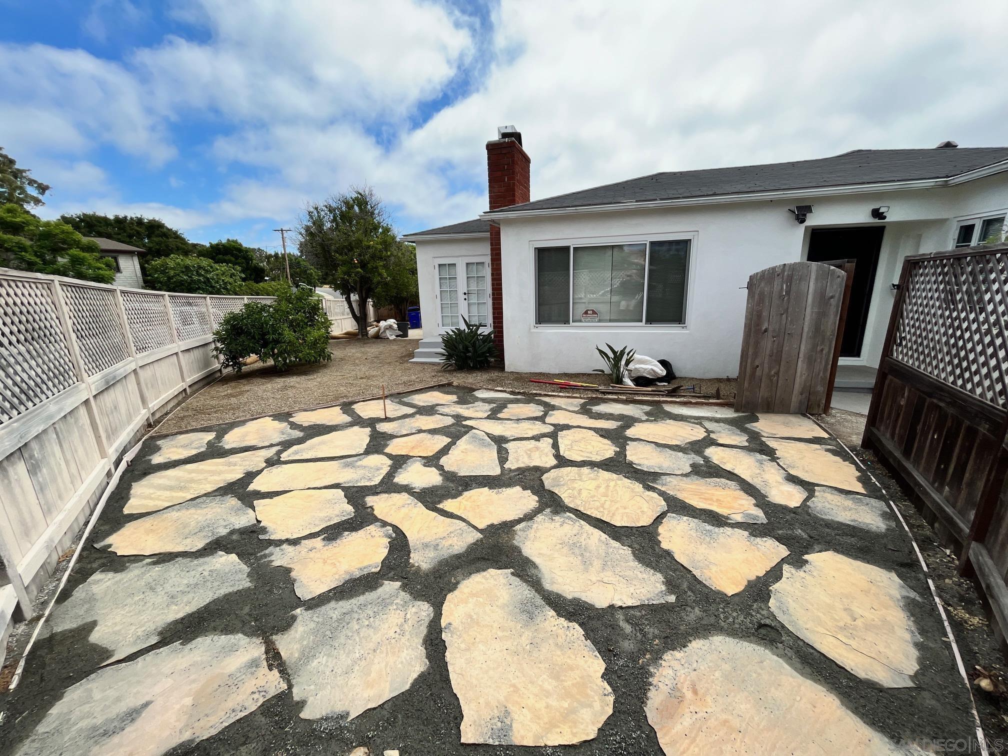 Detail Gallery Image 7 of 34 For 3765  Elliott St, San Diego,  CA 92106 - 4 Beds | 3 Baths