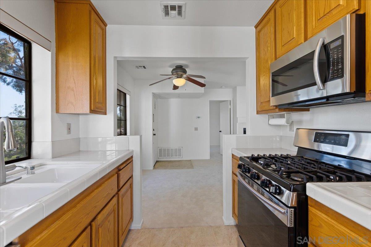 Detail Gallery Image 17 of 43 For 13330  Caminito Ciera  #22,  San Diego,  CA 92129 - 1 Beds | 1 Baths