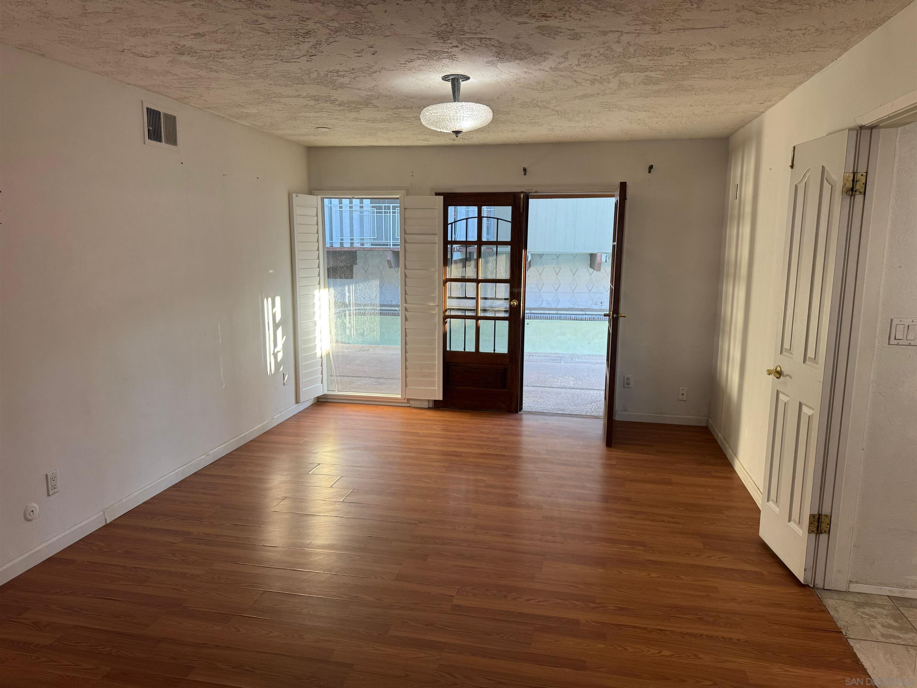 Detail Gallery Image 16 of 43 For 9345  Monona Dr, La Mesa,  CA 91942 - 5 Beds | 3 Baths