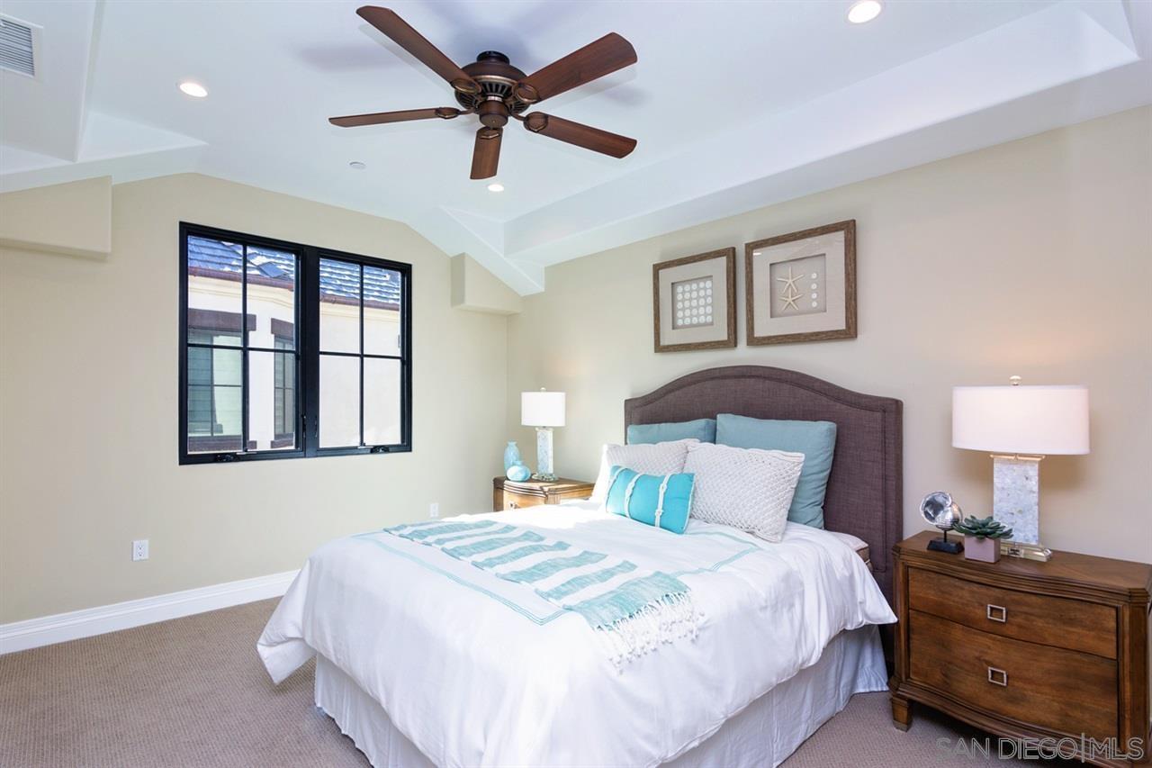 Detail Gallery Image 14 of 25 For 718  Silver St, La Jolla,  CA 92037 - 3 Beds | 3 Baths