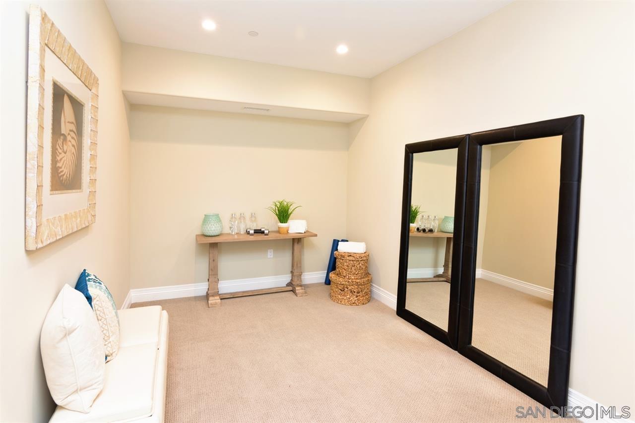 Detail Gallery Image 19 of 25 For 718  Silver St, La Jolla,  CA 92037 - 3 Beds | 3 Baths